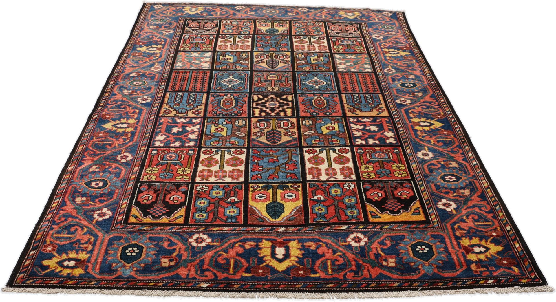 Antiker Bakhtiari Perserteppich aus Iran, 154 × 215 cm