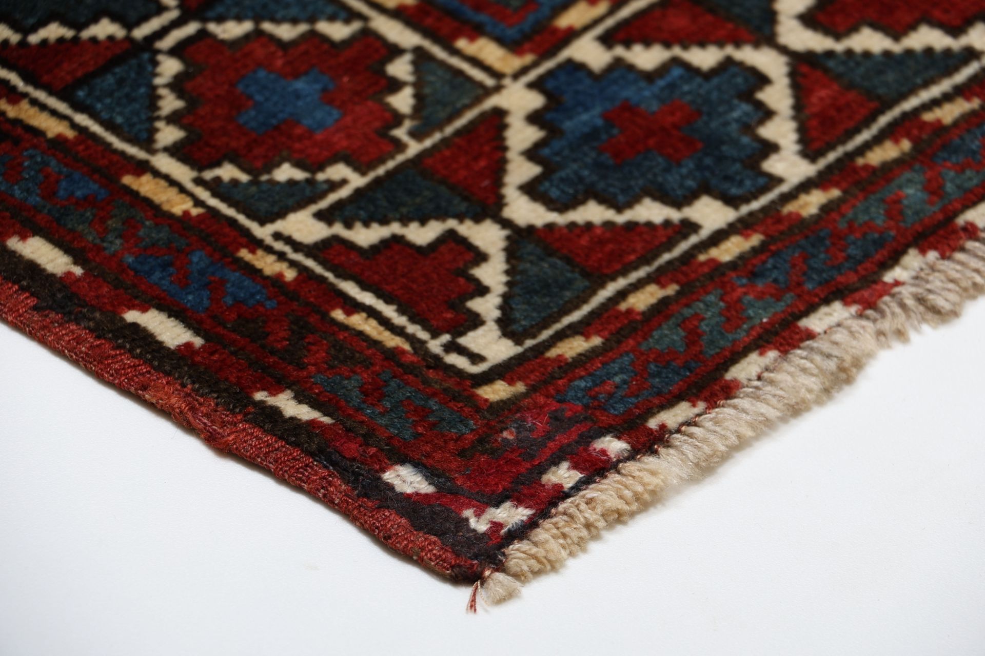 Antiker Kazak Perserteppich aus Iran, 112 × 205 cm