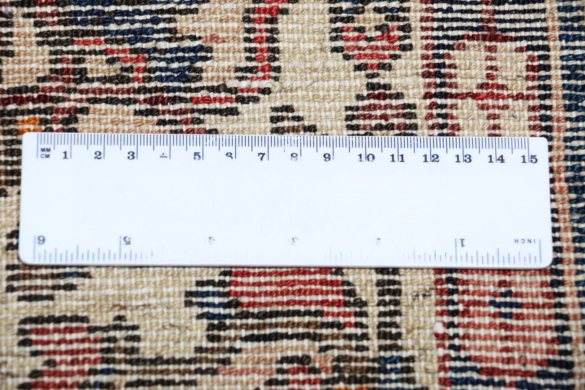Bakhtiari Perserteppich 140 × 216 cm aus Wolle, handgeknüpft