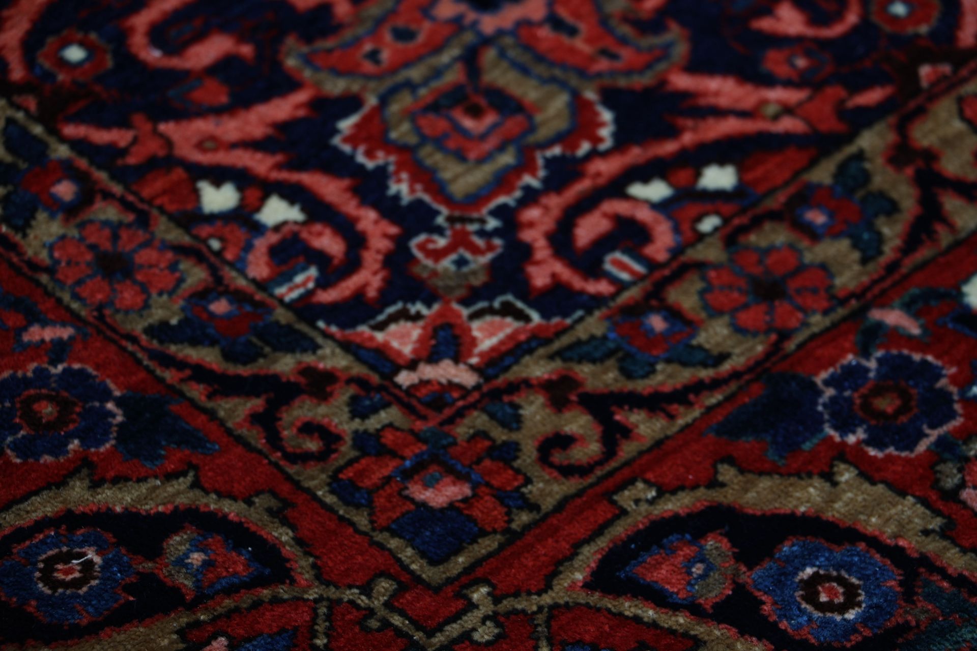 Bakhtiari Perserteppich aus Iran, 140 × 230 cm
