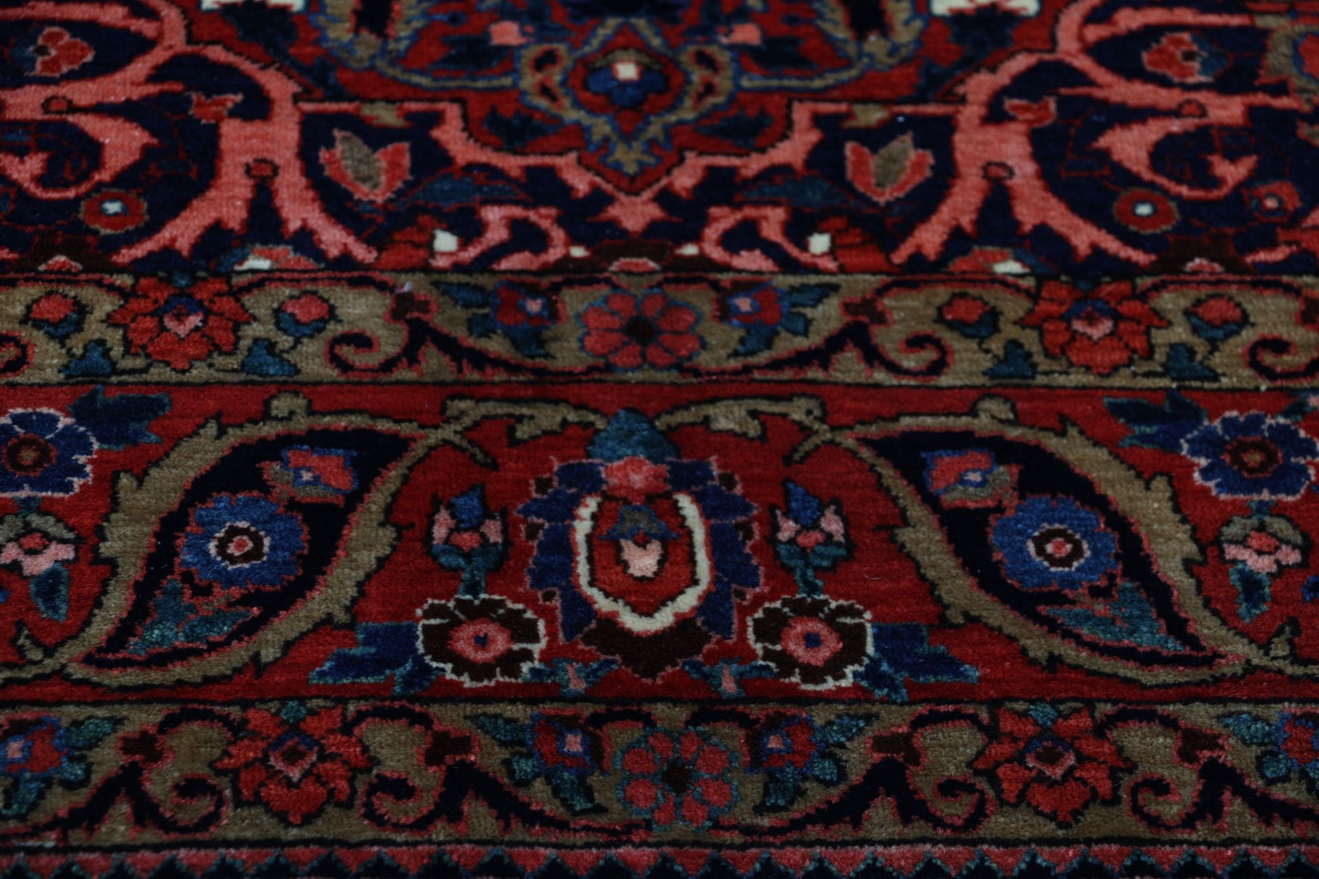 Bakhtiari Perserteppich aus Iran, 140 × 230 cm