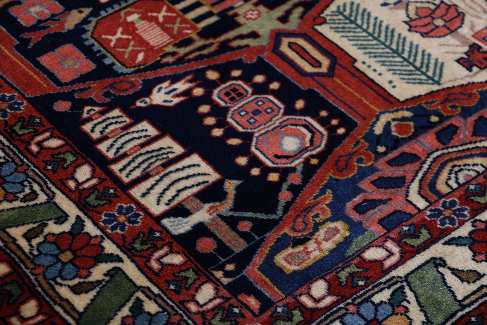 Perserteppich aus Iran, 150 × 185 cm