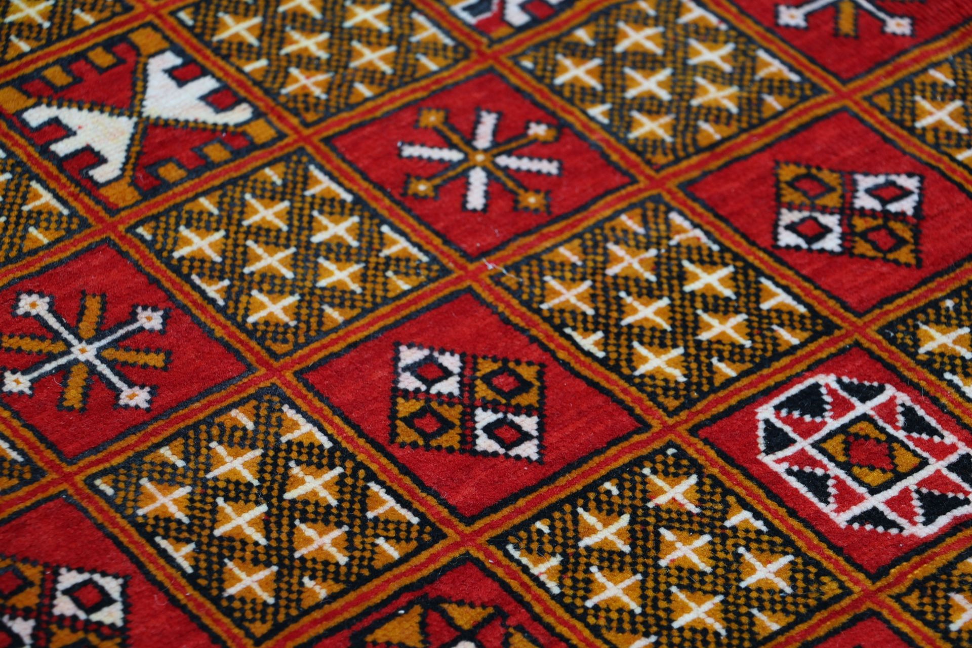 Orientteppich 151 × 192 cm aus Wolle, handgeknüpft