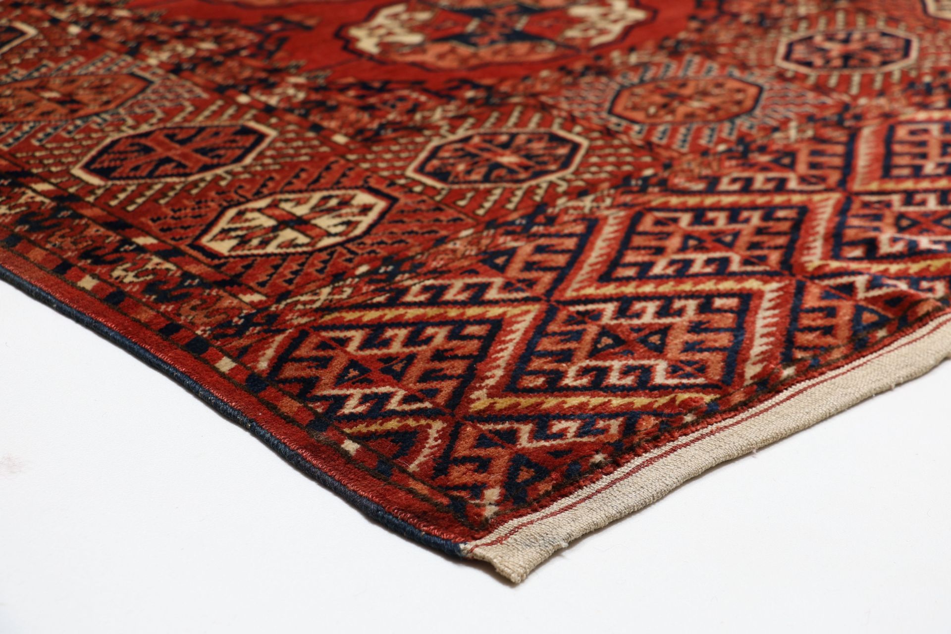 Turkmen Perserteppich aus Iran, 240 × 326 cm