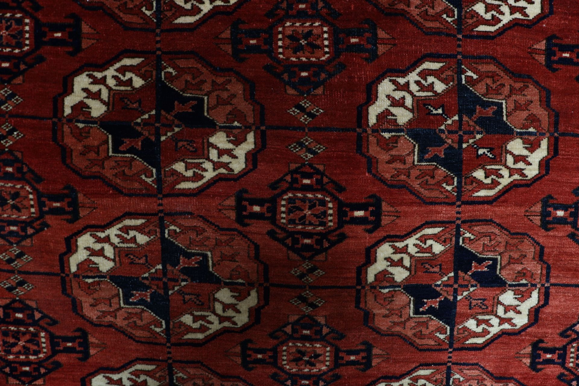 Turkmen Perserteppich aus Iran, 240 × 326 cm