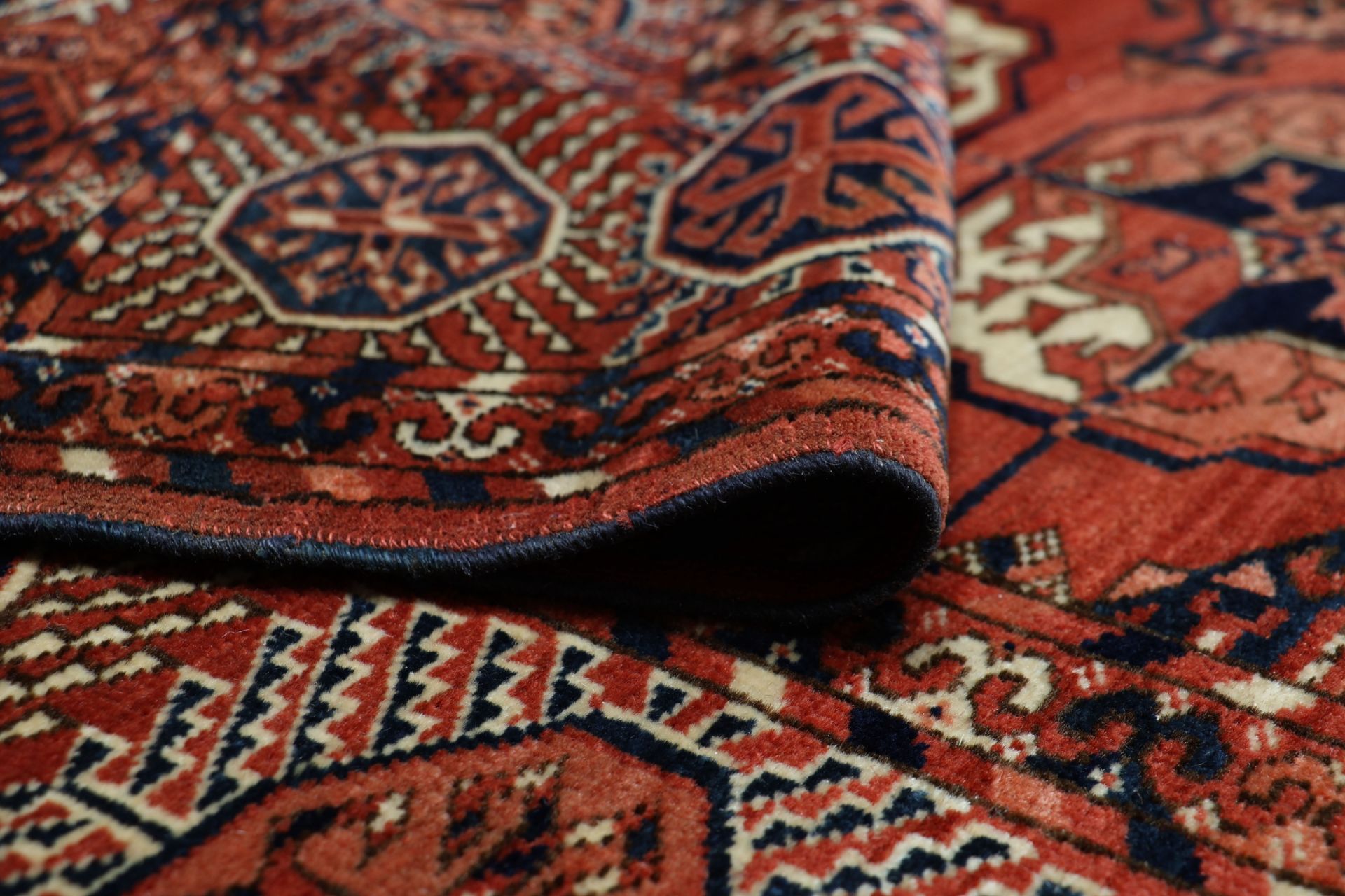 Turkmen Perserteppich aus Iran, 240 × 326 cm