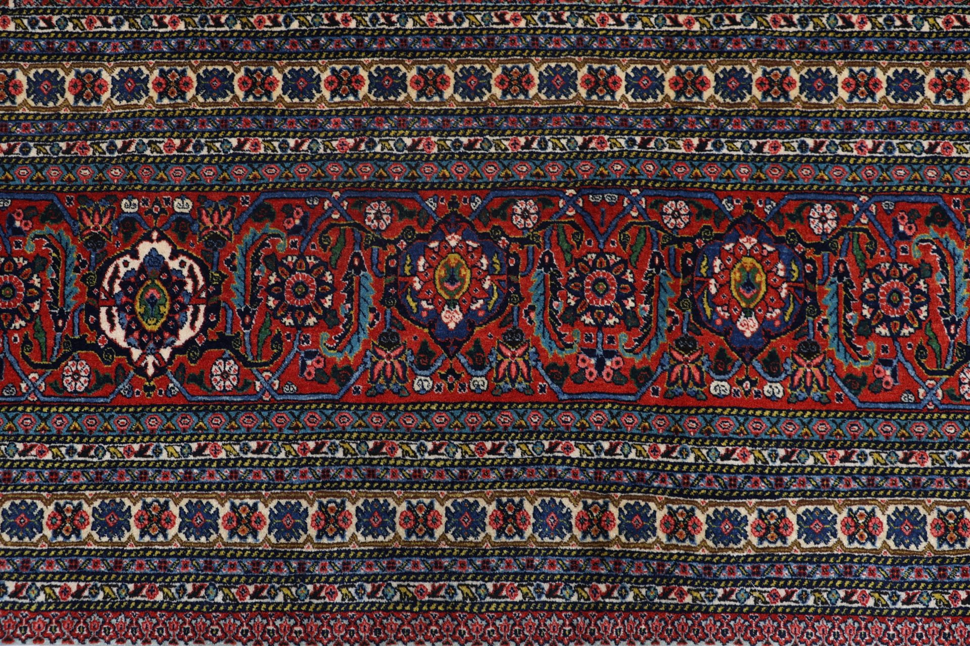 Perserteppich aus Iran, 259 × 364 cm