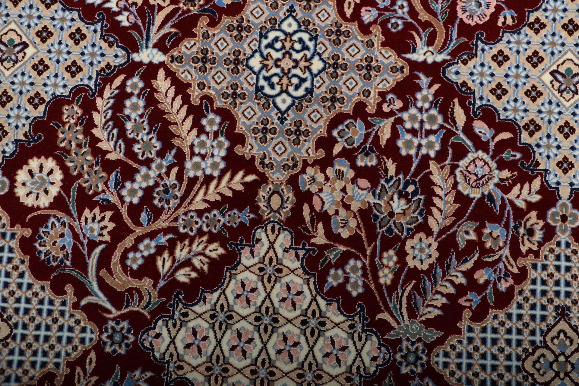 Handgeknüpfter Nain Perserteppich 210 × 265 cm