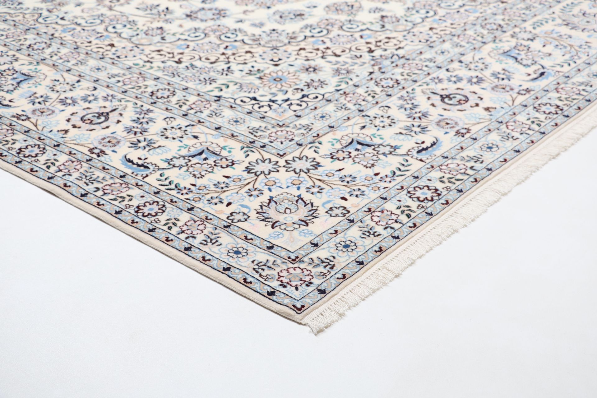 Nain Perserteppich 265 × 367 cm aus Wolle & Seide, handgeknüpft