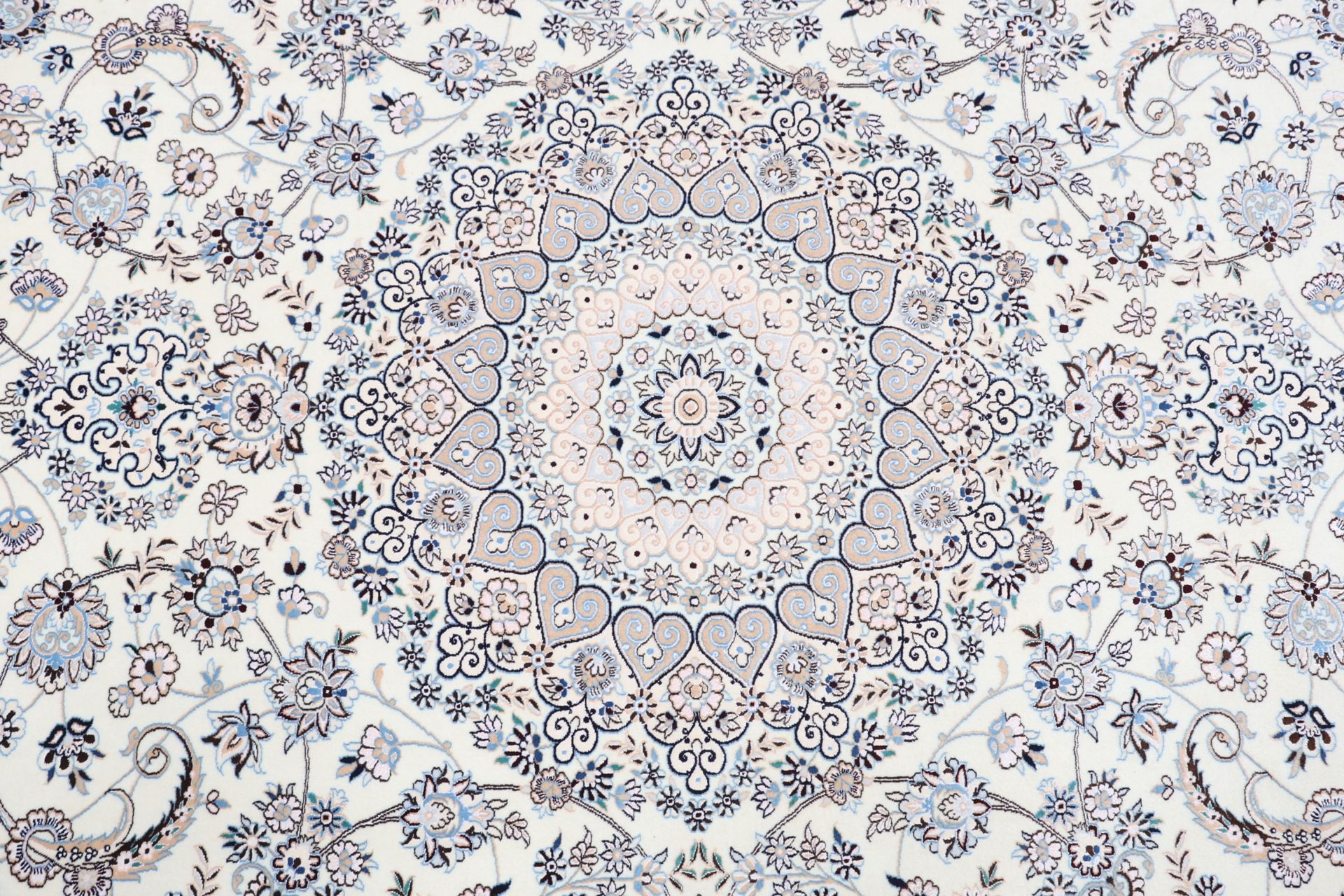 Nain Perserteppich 265 × 367 cm aus Wolle & Seide, handgeknüpft