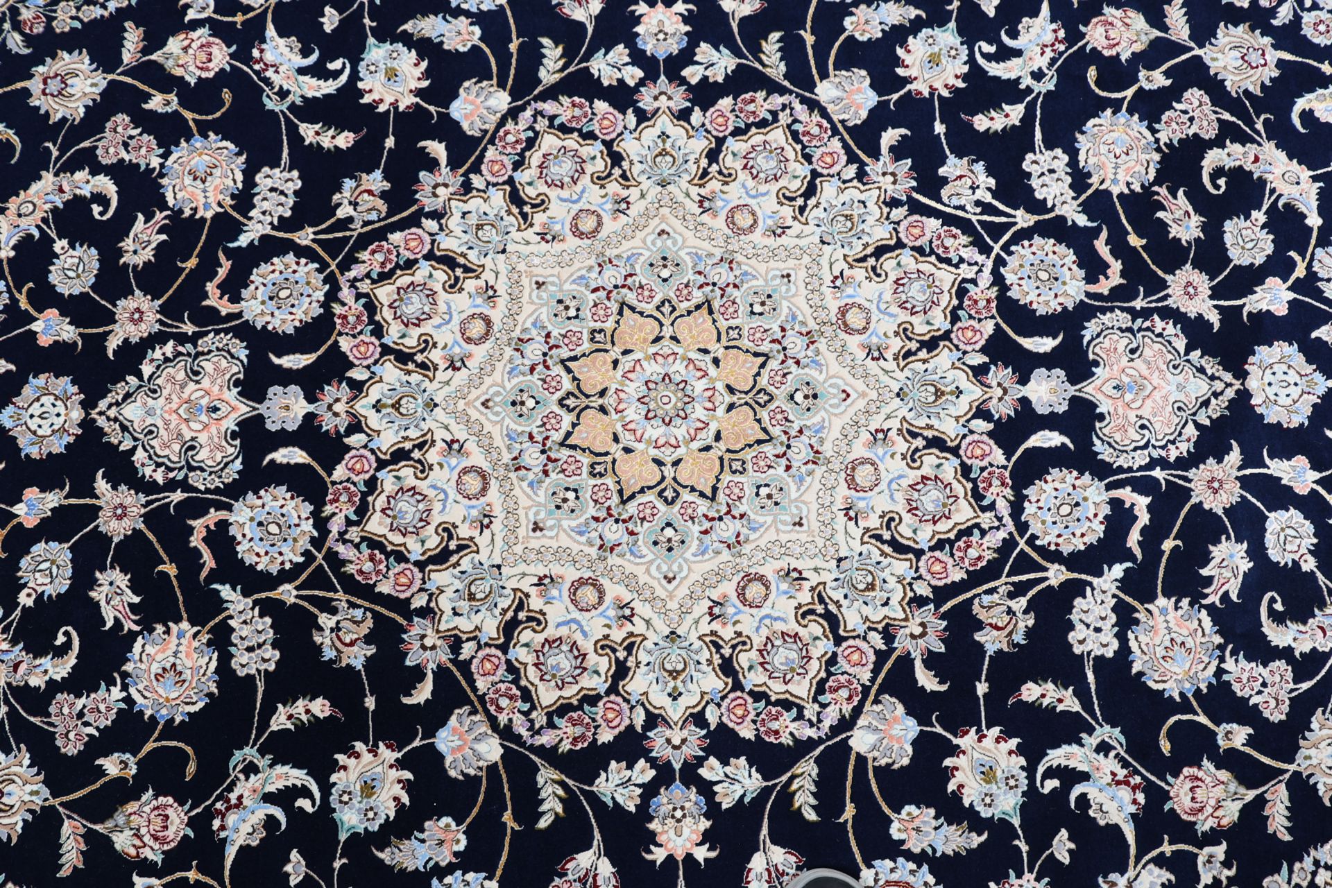 perserteppich-nain-217-x-307-cm-schurwolle-seide-handgeknupft-12 Nain Perserteppich 217 × 307 cm aus Wolle & Seide, handgeknüpft