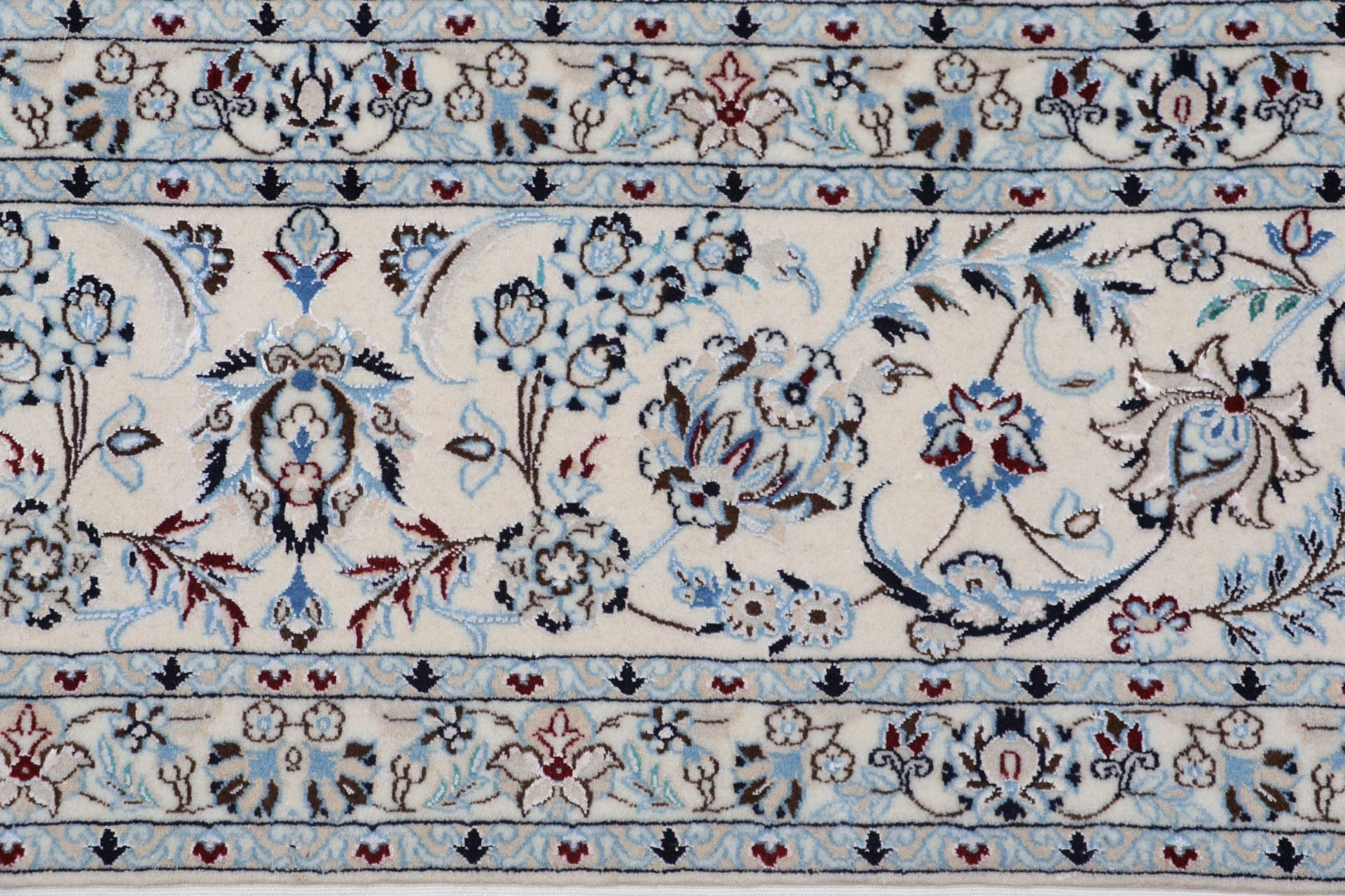 Nain Perserteppich aus Iran, 250 × 360 cm