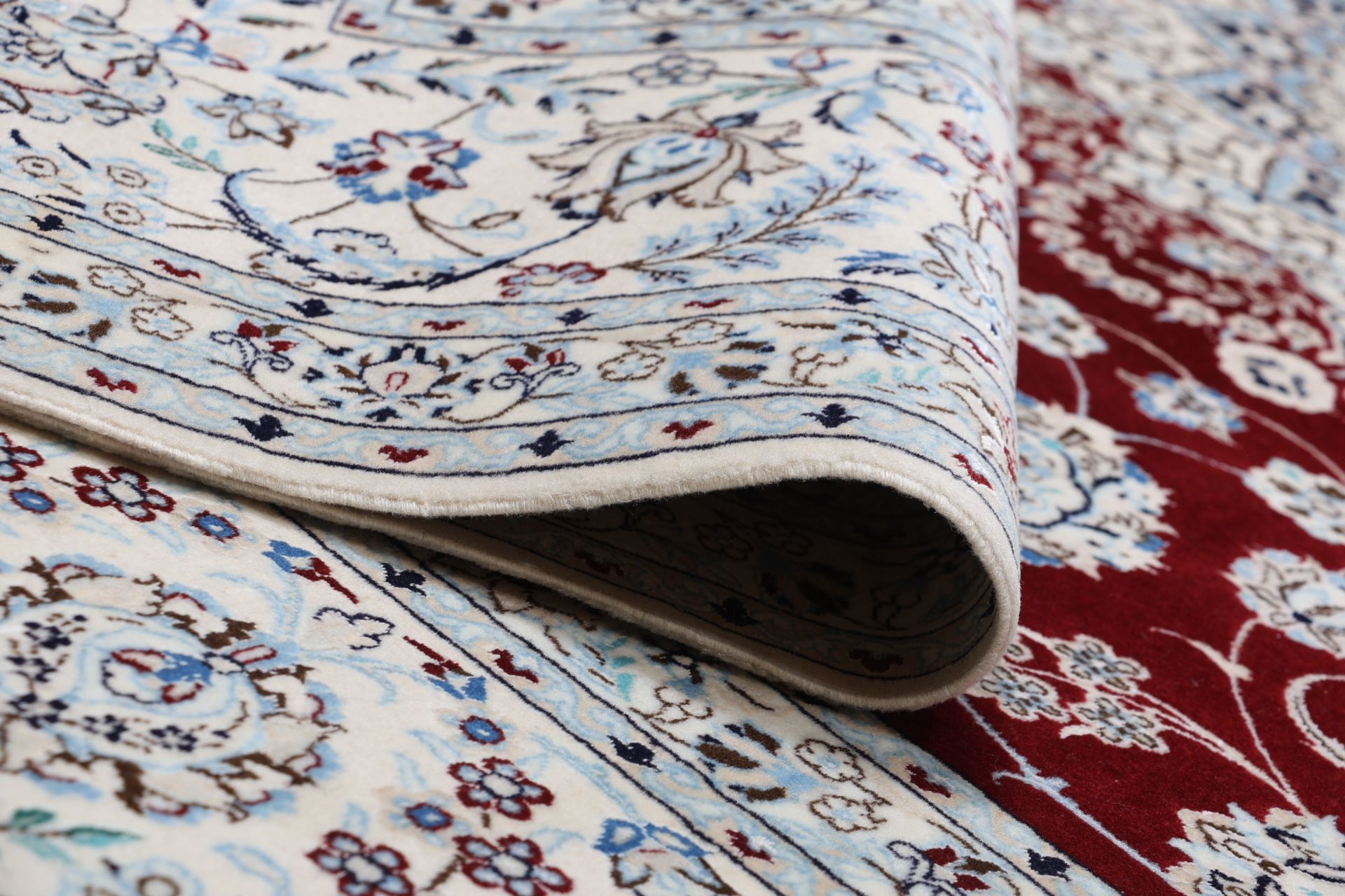 Nain Perserteppich aus Iran, 250 × 360 cm