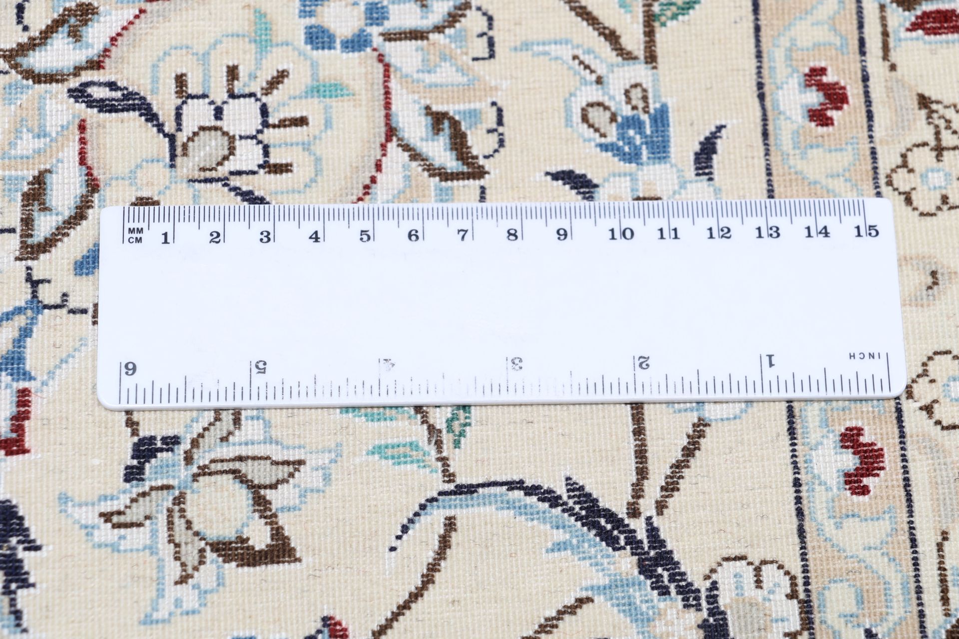 Nain Perserteppich aus Iran, 250 × 360 cm