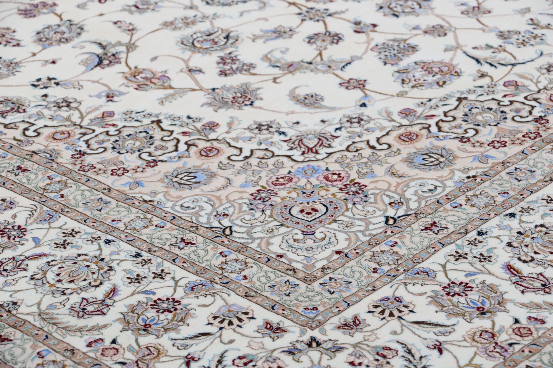 perserteppich-nain-215-x-308-cm-schurwolle-seide-handgeknupft-8 Nain Perserteppich aus Iran, 215 × 308 cm