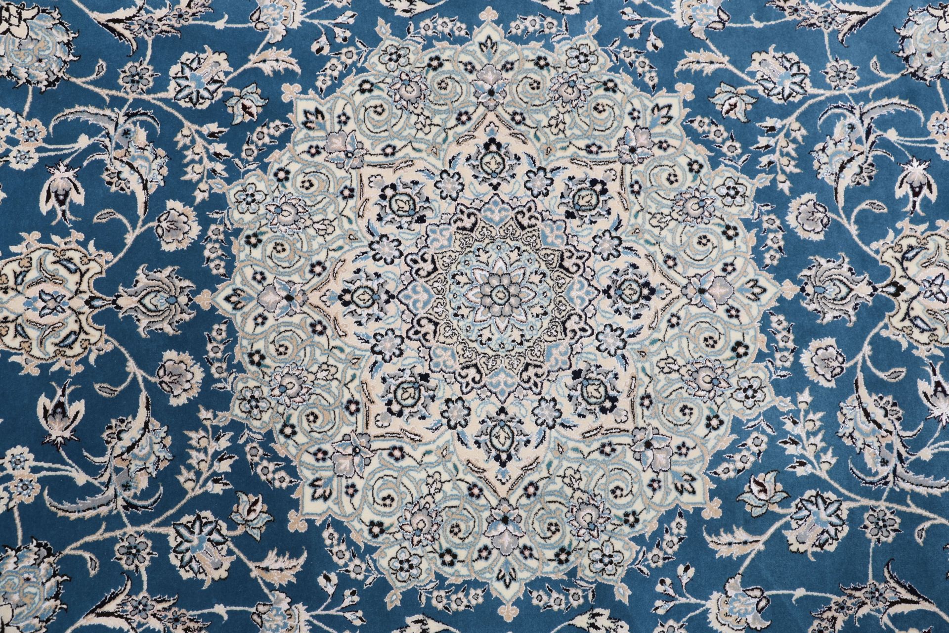 Handgeknüpfter Nain Perserteppich 210 × 312 cm
