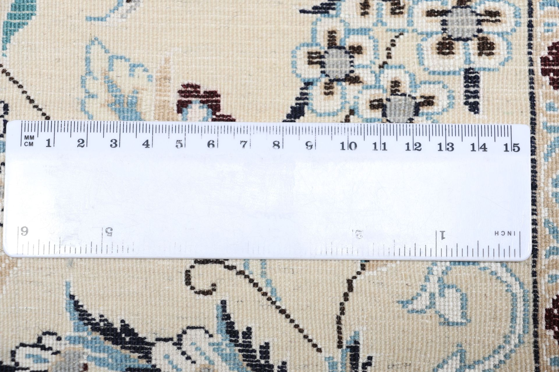 Handgeknüpfter Nain Perserteppich 210 × 312 cm