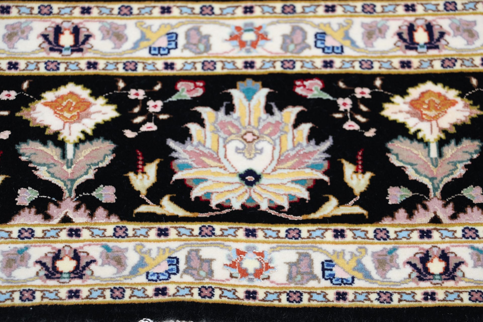 Handgeknüpfter Täbriz Perserteppich 198 × 258 cm