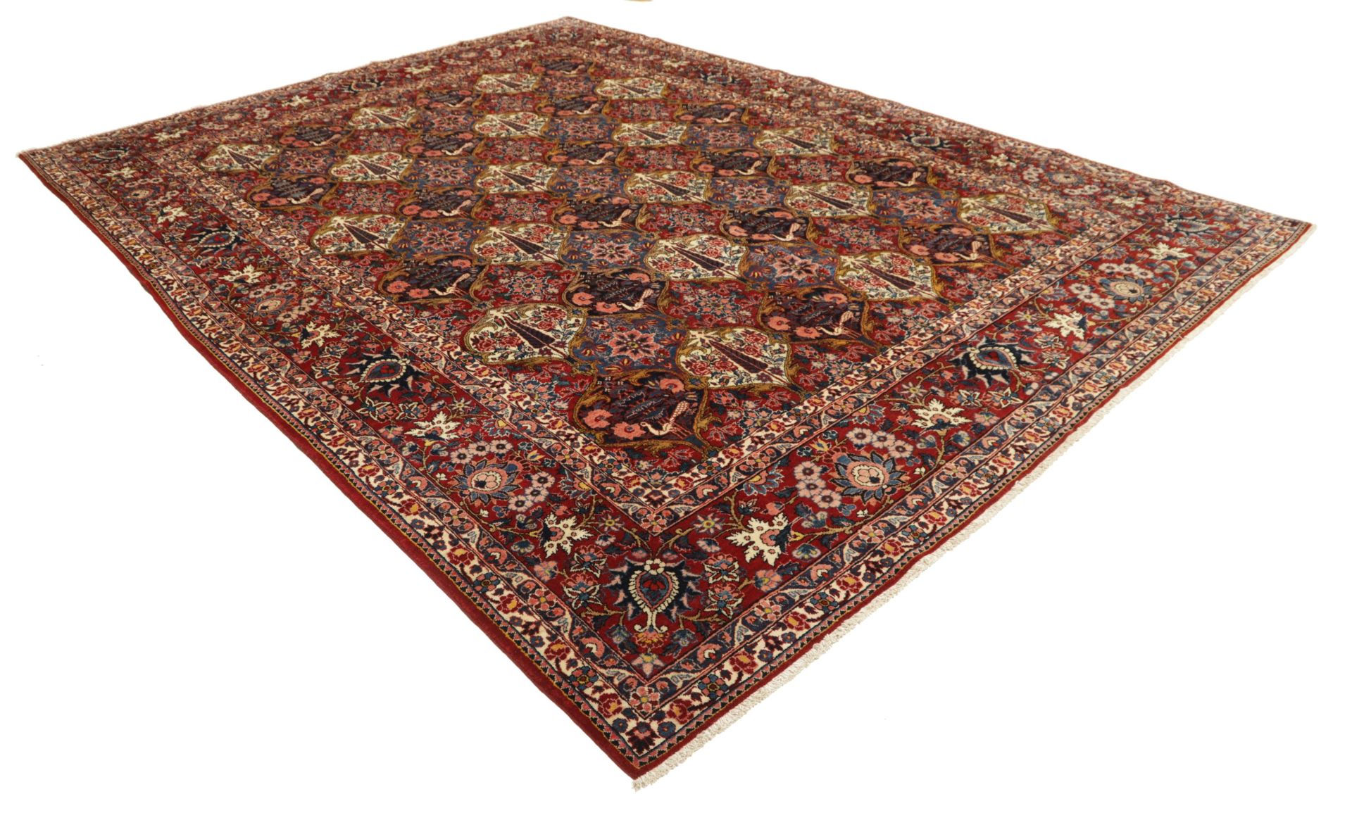 Bakhtiari Perserteppich 320 × 430 cm aus Wolle, handgeknüpft