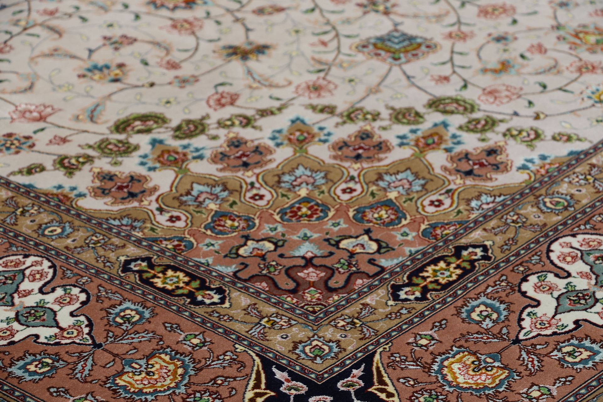 Täbriz Perserteppich aus Iran, 202 × 307 cm