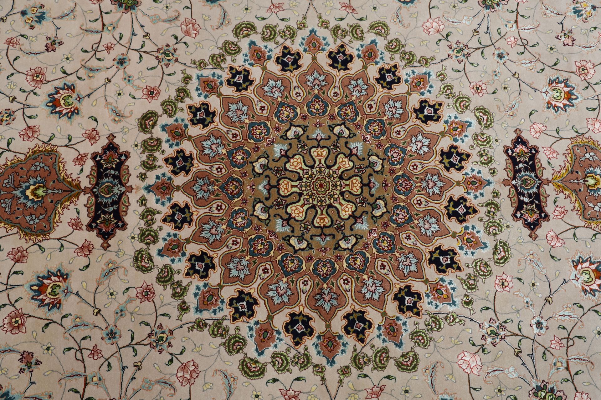 Täbriz Perserteppich aus Iran, 202 × 307 cm