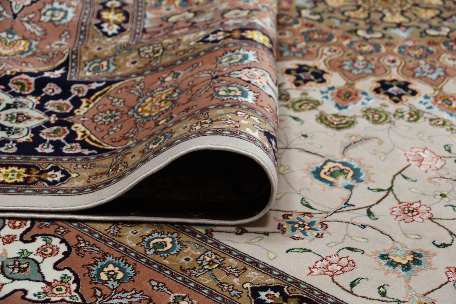 Täbriz Perserteppich aus Iran, 202 × 307 cm