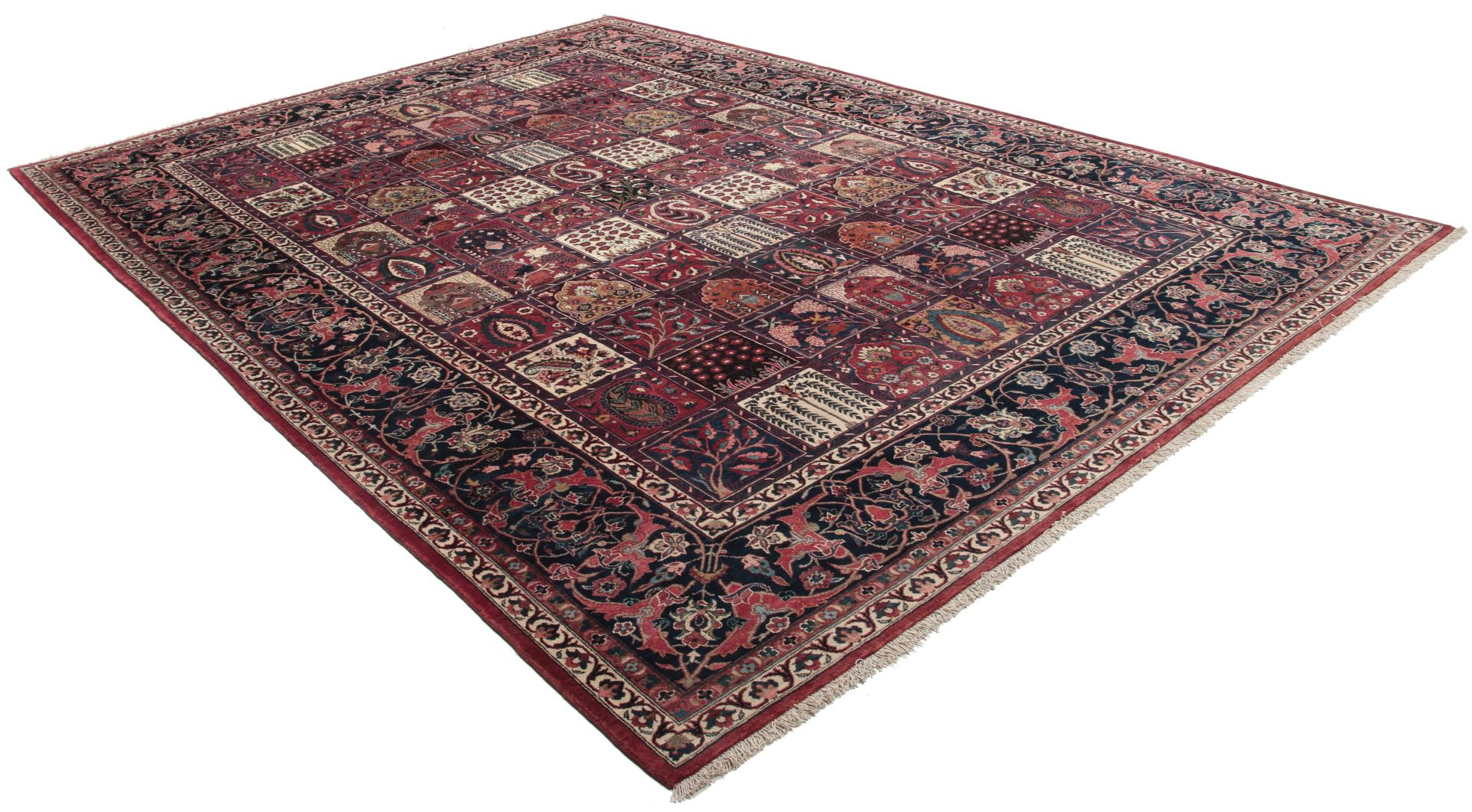 Bakhtiari Perserteppich aus Iran, 308 × 430 cm