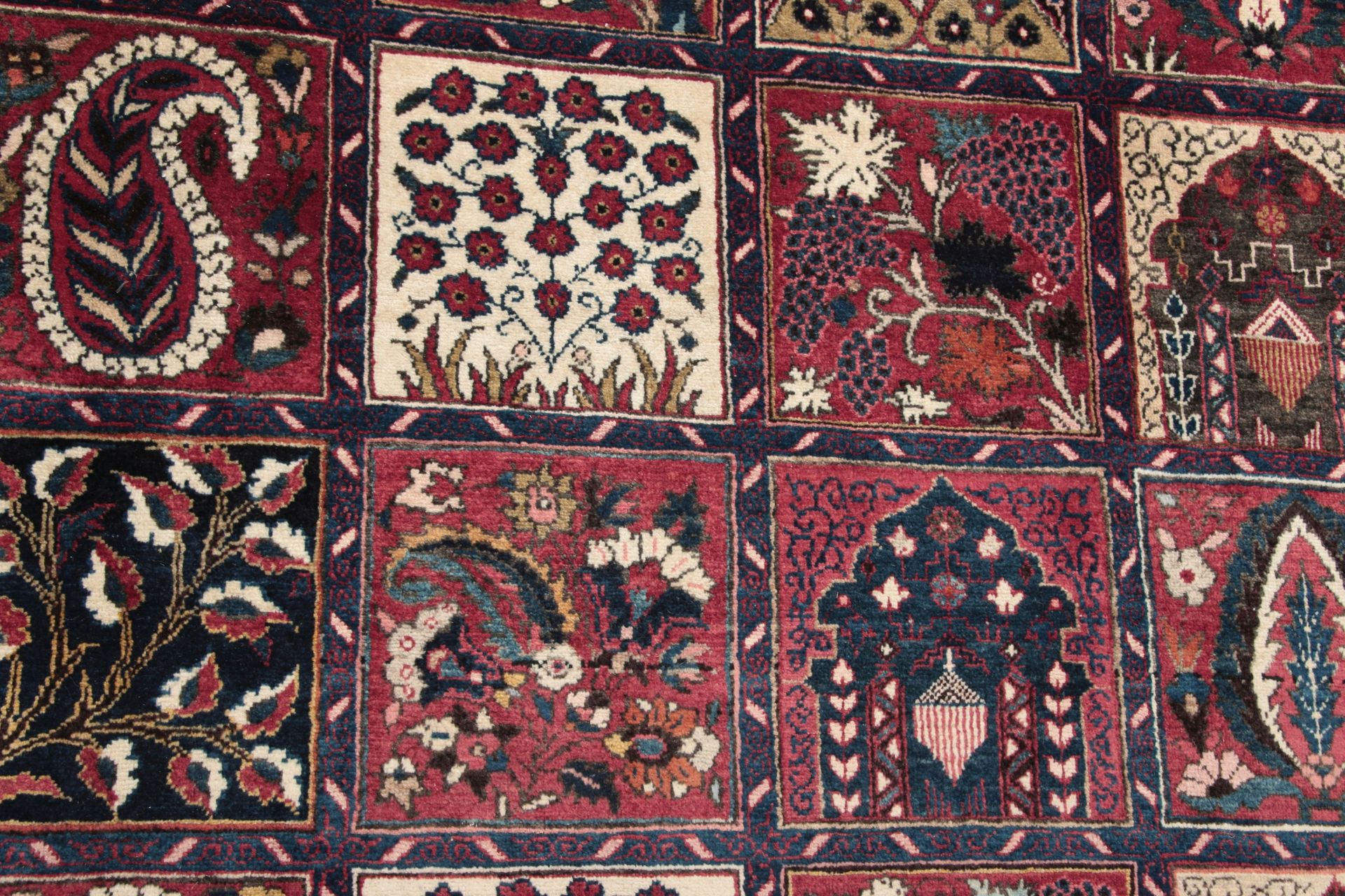 Bakhtiari Perserteppich aus Iran, 308 × 430 cm