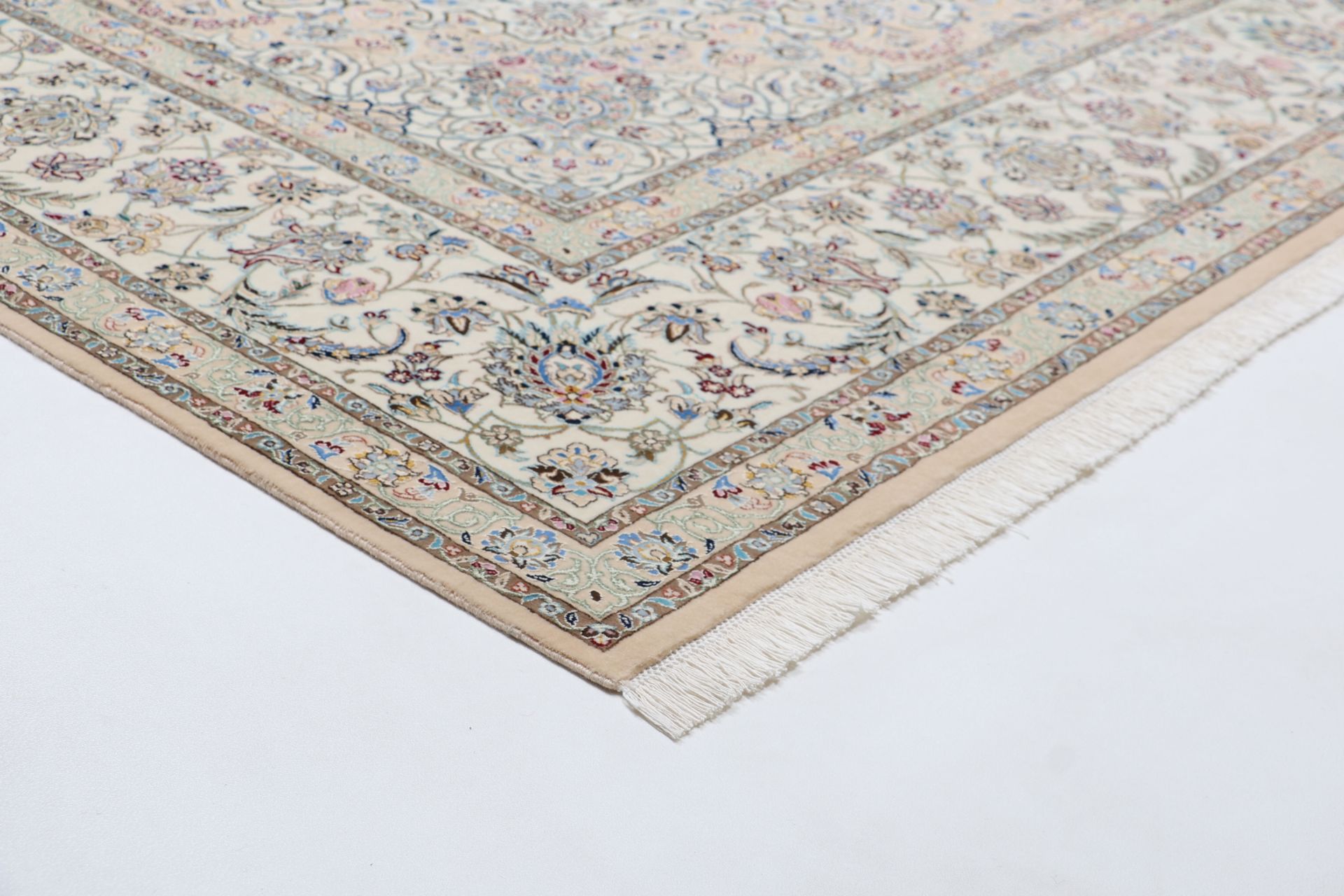 Nain Perserteppich 257 × 350 cm aus Wolle & Seide, handgeknüpft
