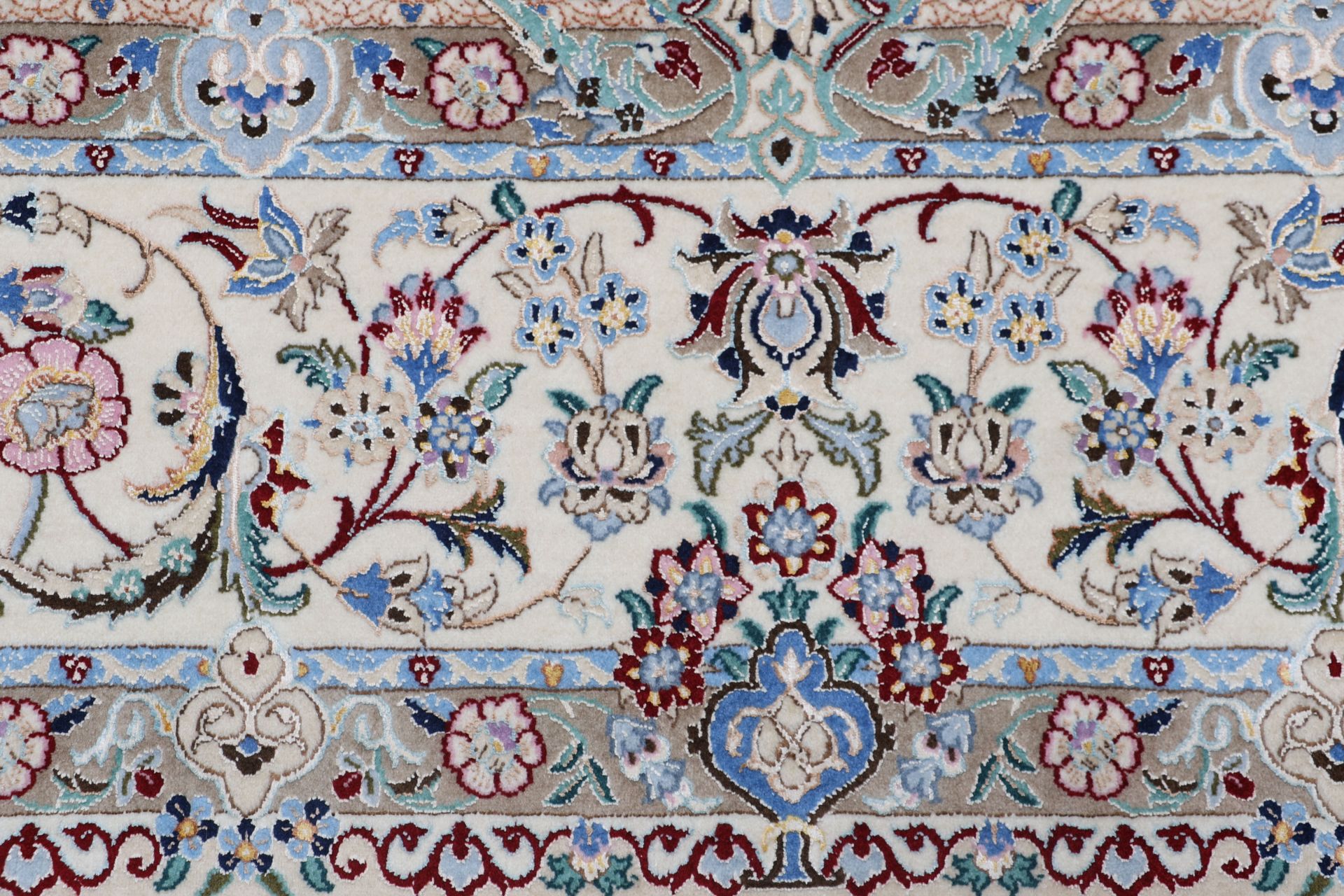 Nain Perserteppich aus Iran, 248 × 350 cm