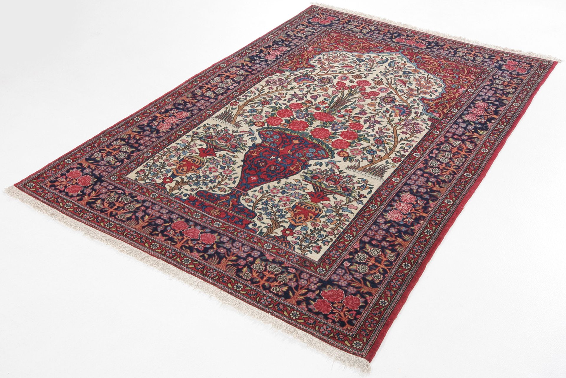 Isfahan Perserteppich 140 × 212 cm aus Wolle, handgeknüpft