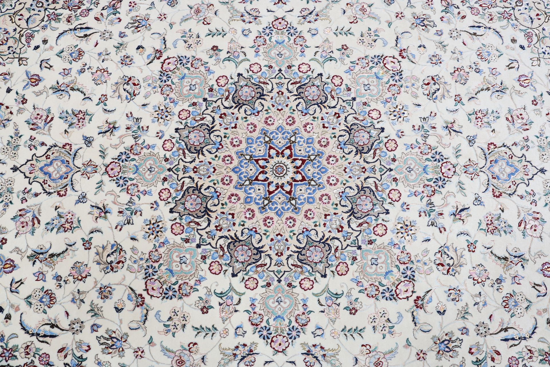 Nain Perserteppich 254 × 360 cm aus Wolle & Seide, handgeknüpft