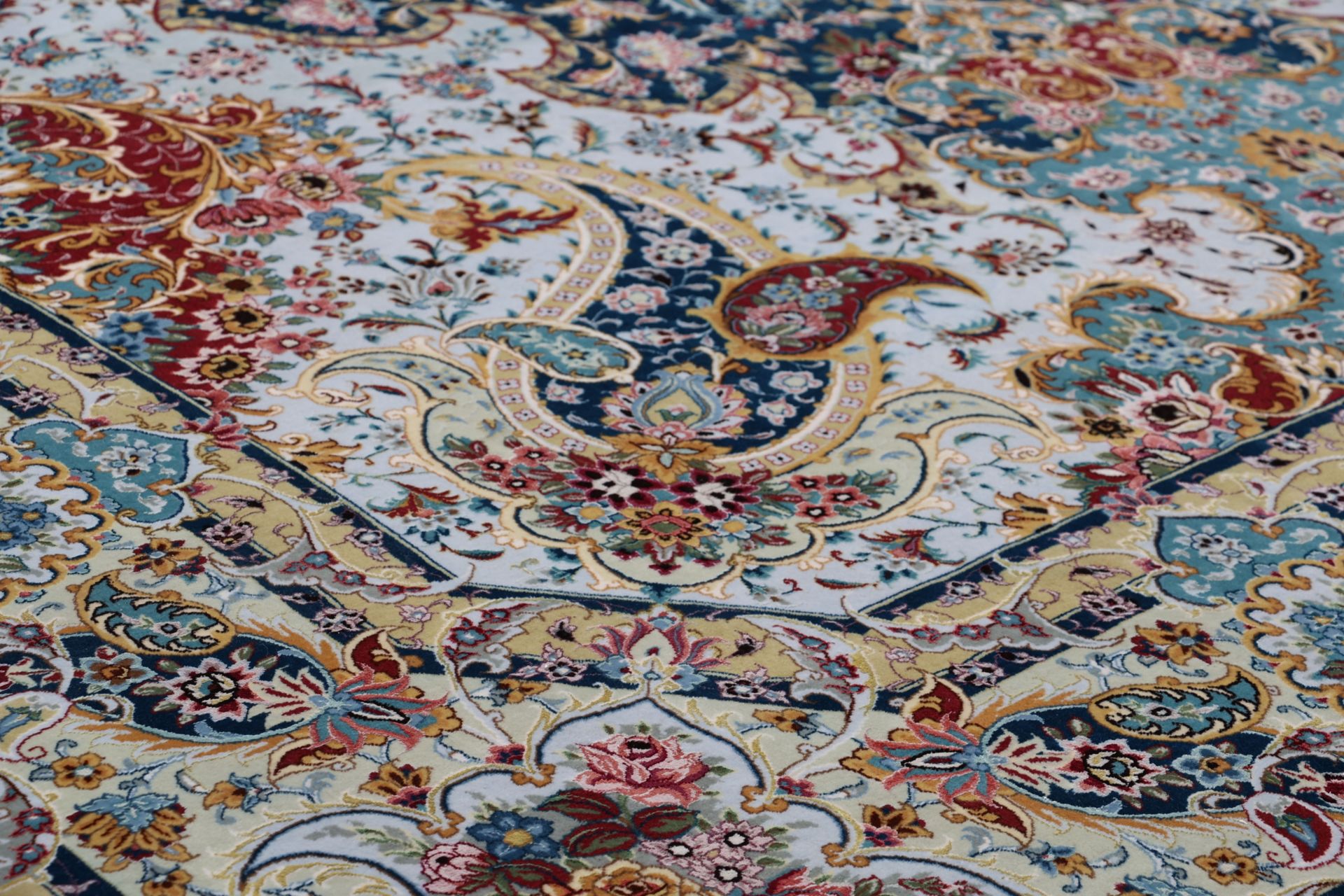 perserteppich-tabriz-245-x-370-cm-schurwolle-seide-handgeknupft-15 Handgeknüpfter Täbriz Perserteppich, 245 × 370 cm, Wolle & Seide
