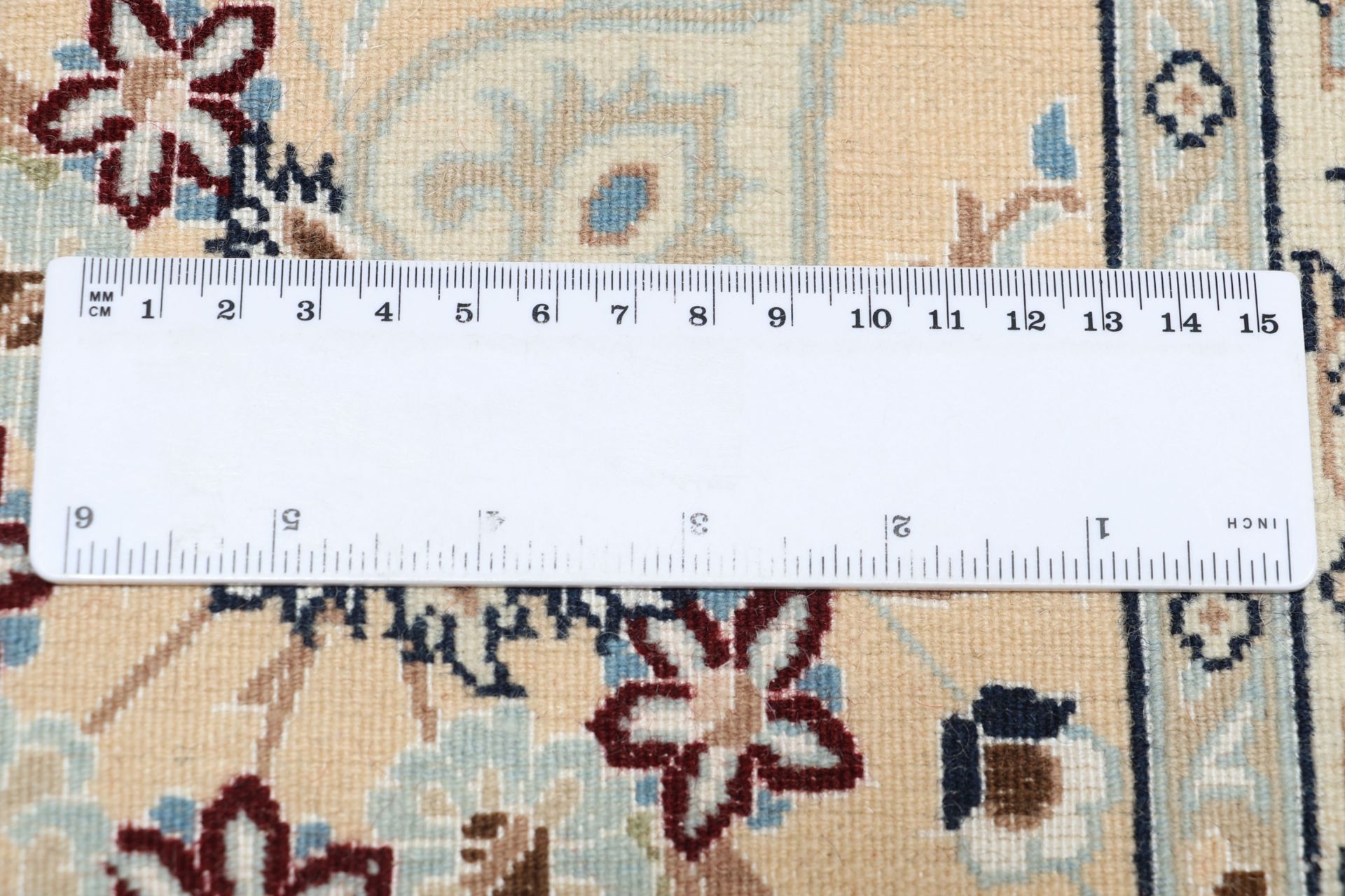 Nain Perserteppich aus Iran, 250 × 365 cm