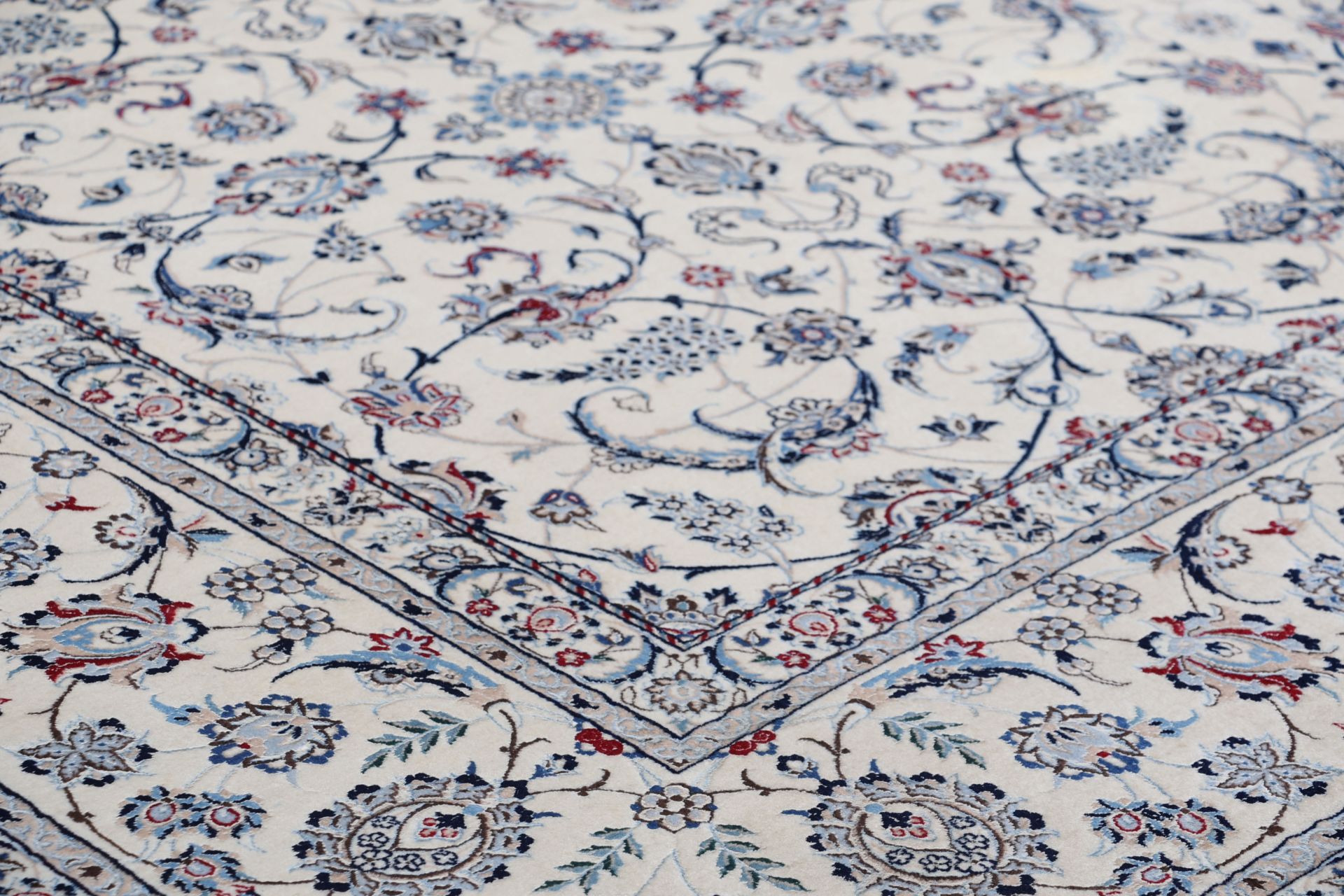 perserteppich-nain-250-x-358-cm-schurwolle-und-seide-handgeknupft-4 Nain Perserteppich aus Iran, 250 × 358 cm