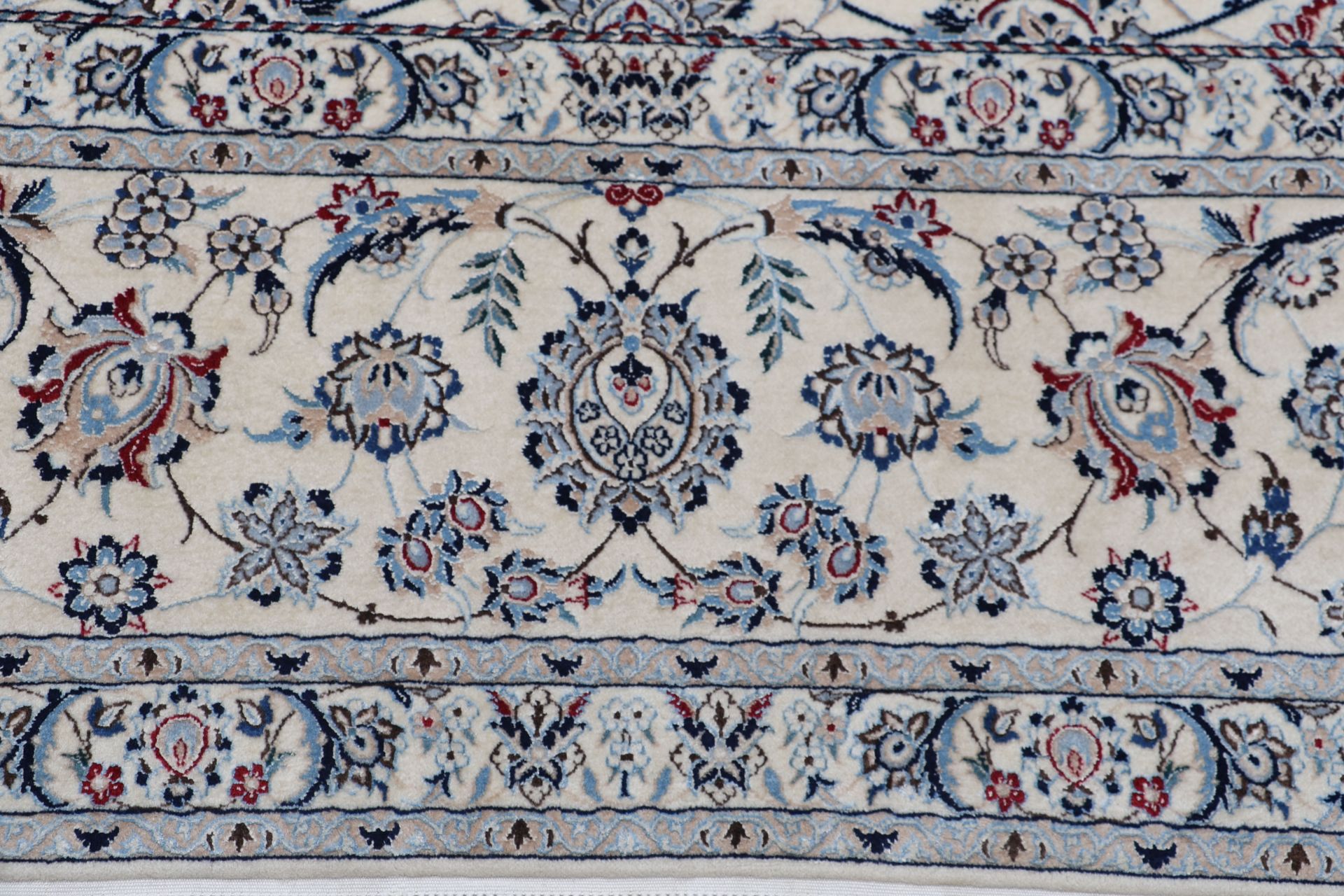 perserteppich-nain-250-x-358-cm-schurwolle-und-seide-handgeknupft-7 Nain Perserteppich aus Iran, 250 × 358 cm