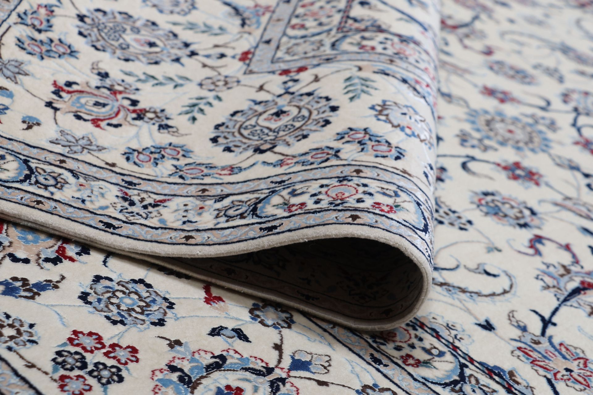 perserteppich-nain-250-x-358-cm-schurwolle-und-seide-handgeknupft-9 Nain Perserteppich aus Iran, 250 × 358 cm