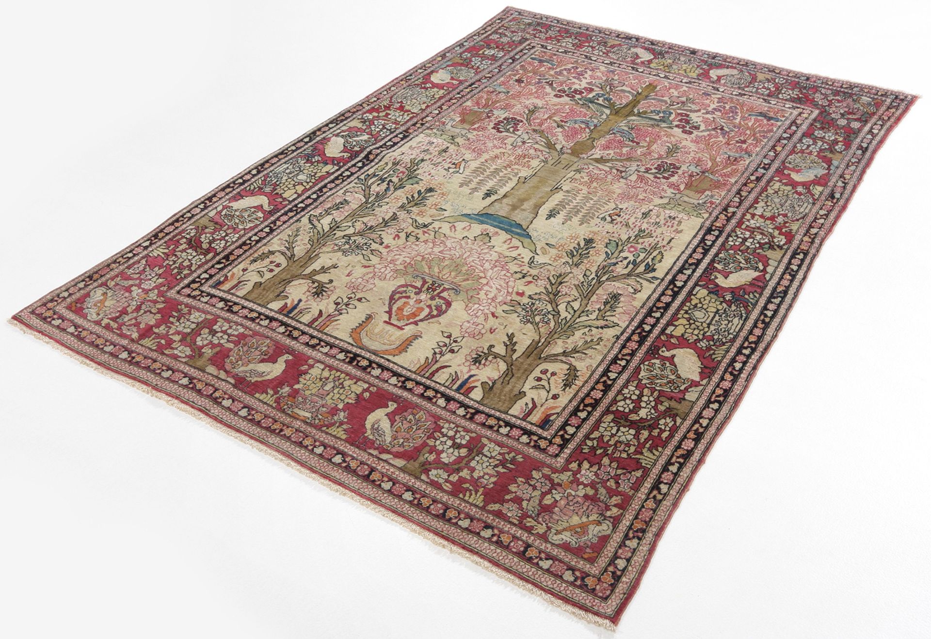 Isfahan Perserteppich aus Iran, 137 × 205 cm