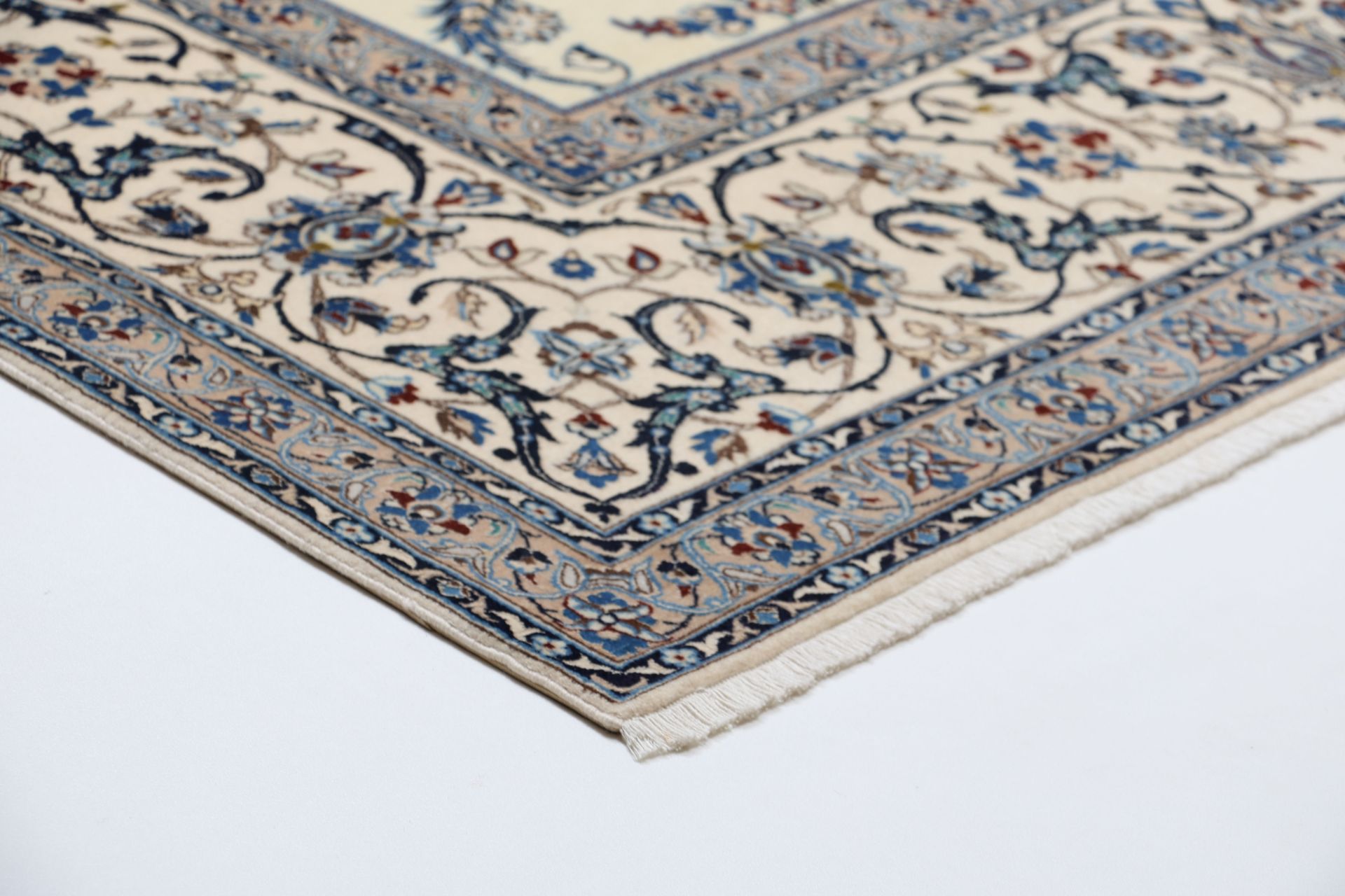 Nain Perserteppich aus Iran, 242 × 302 cm
