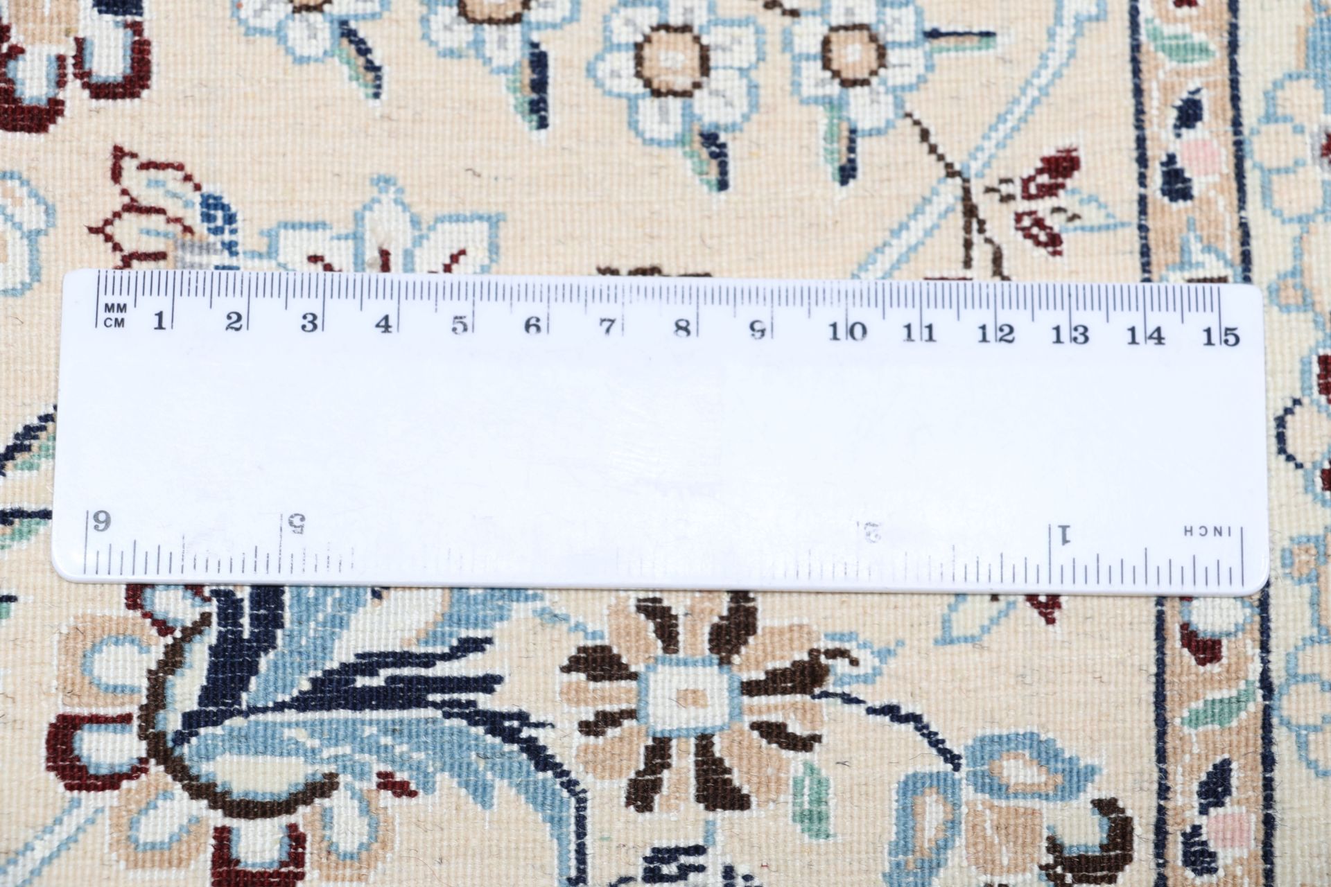 perserteppich-nain-210-x-300-cm-schurwolle-und-seide-handgeknupft-18 Nain Perserteppich aus Iran, 210 × 300 cm