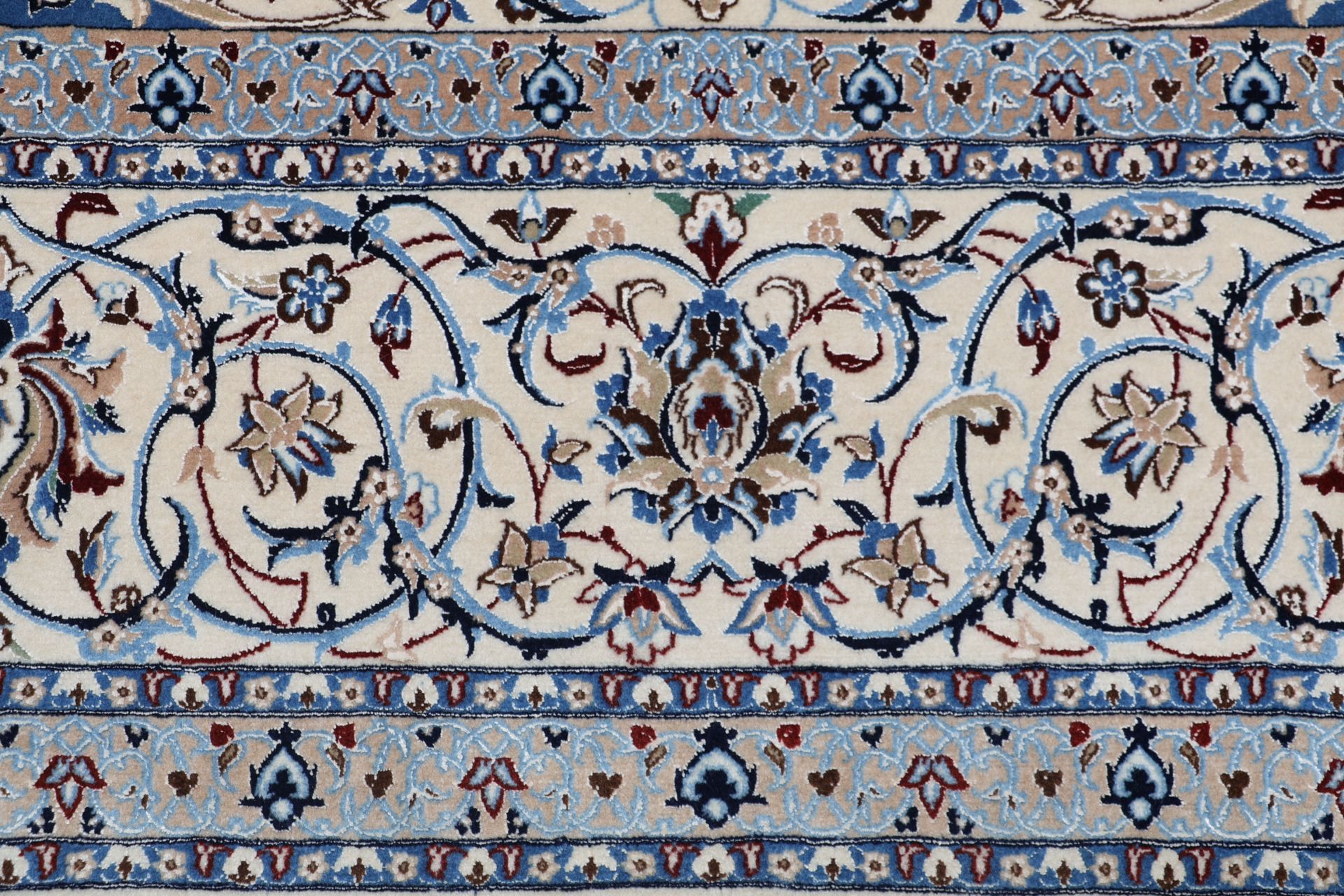 Handgeknüpfter Nain Perserteppich, 255 × 368 cm, Wolle & Seide
