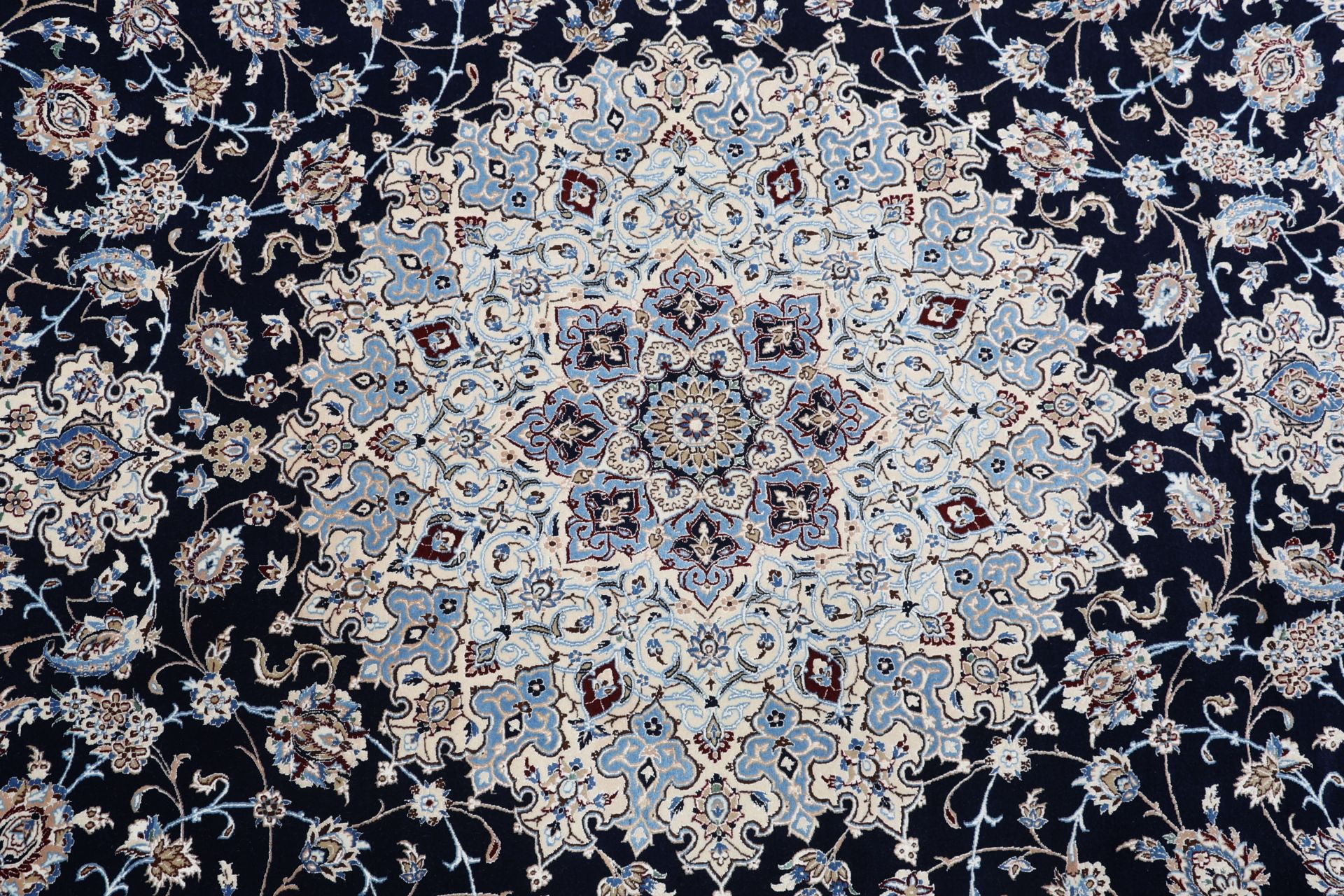Handgeknüpfter Nain Perserteppich, 255 × 368 cm, Wolle & Seide