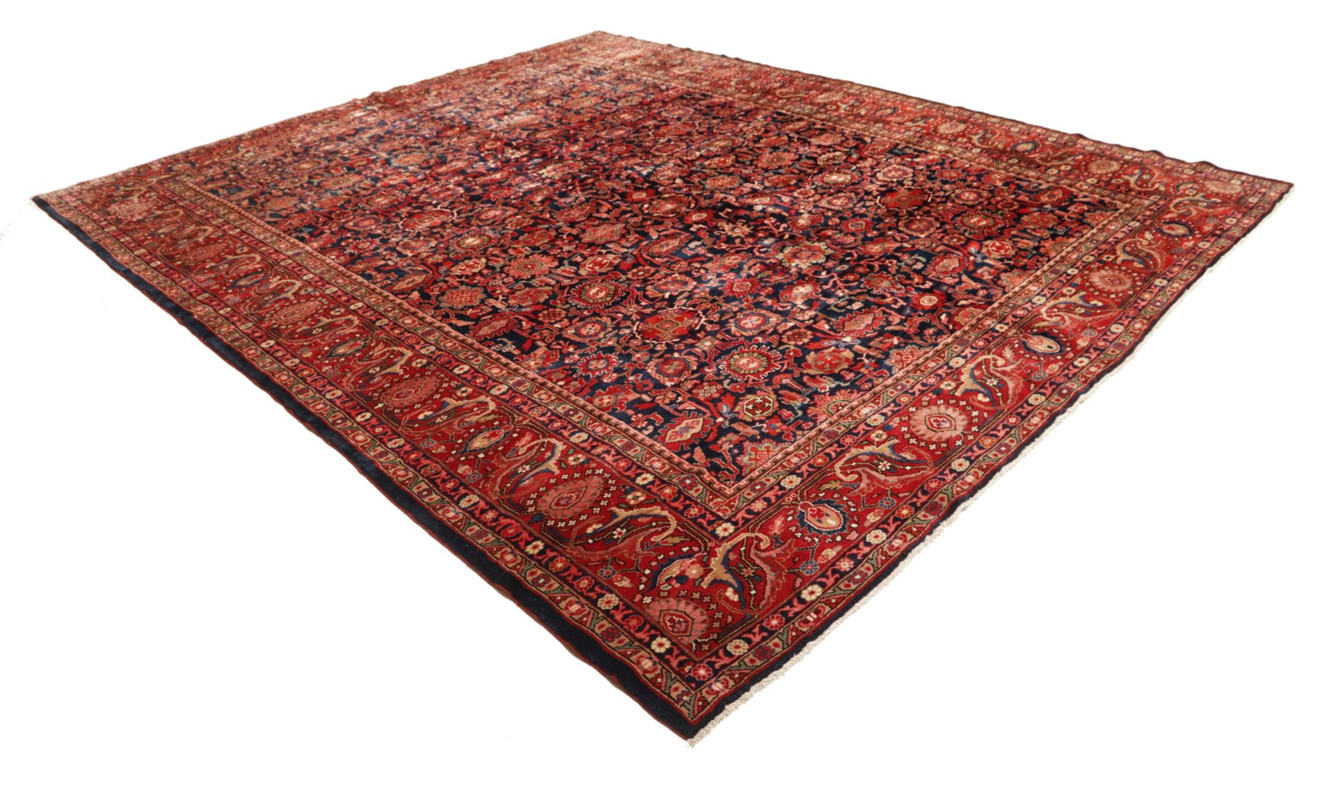 Hamadan Perserteppich aus Iran, 339 × 415 cm