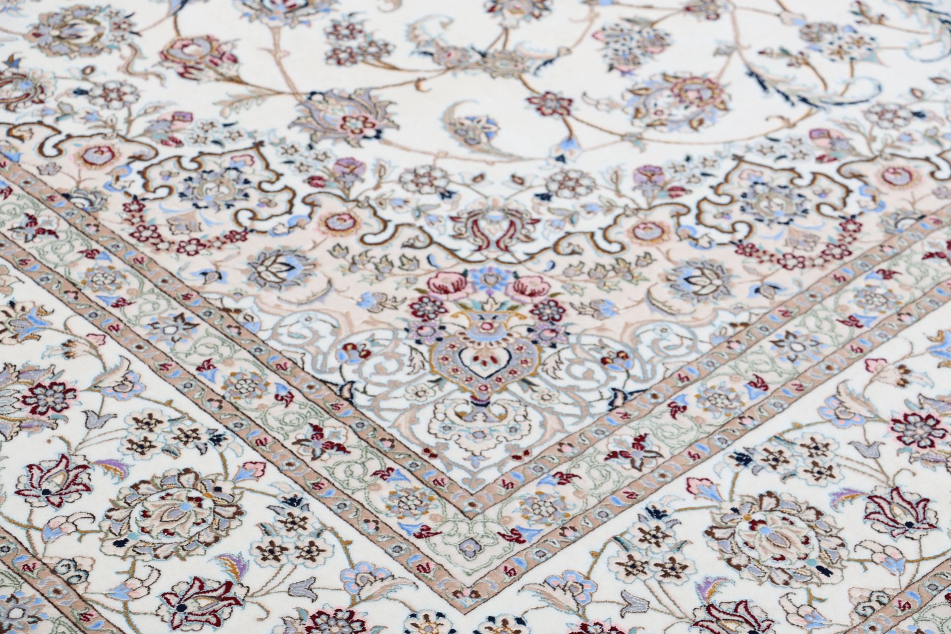 Nain Perserteppich 206 × 256 cm aus Wolle & Seide, handgeknüpft