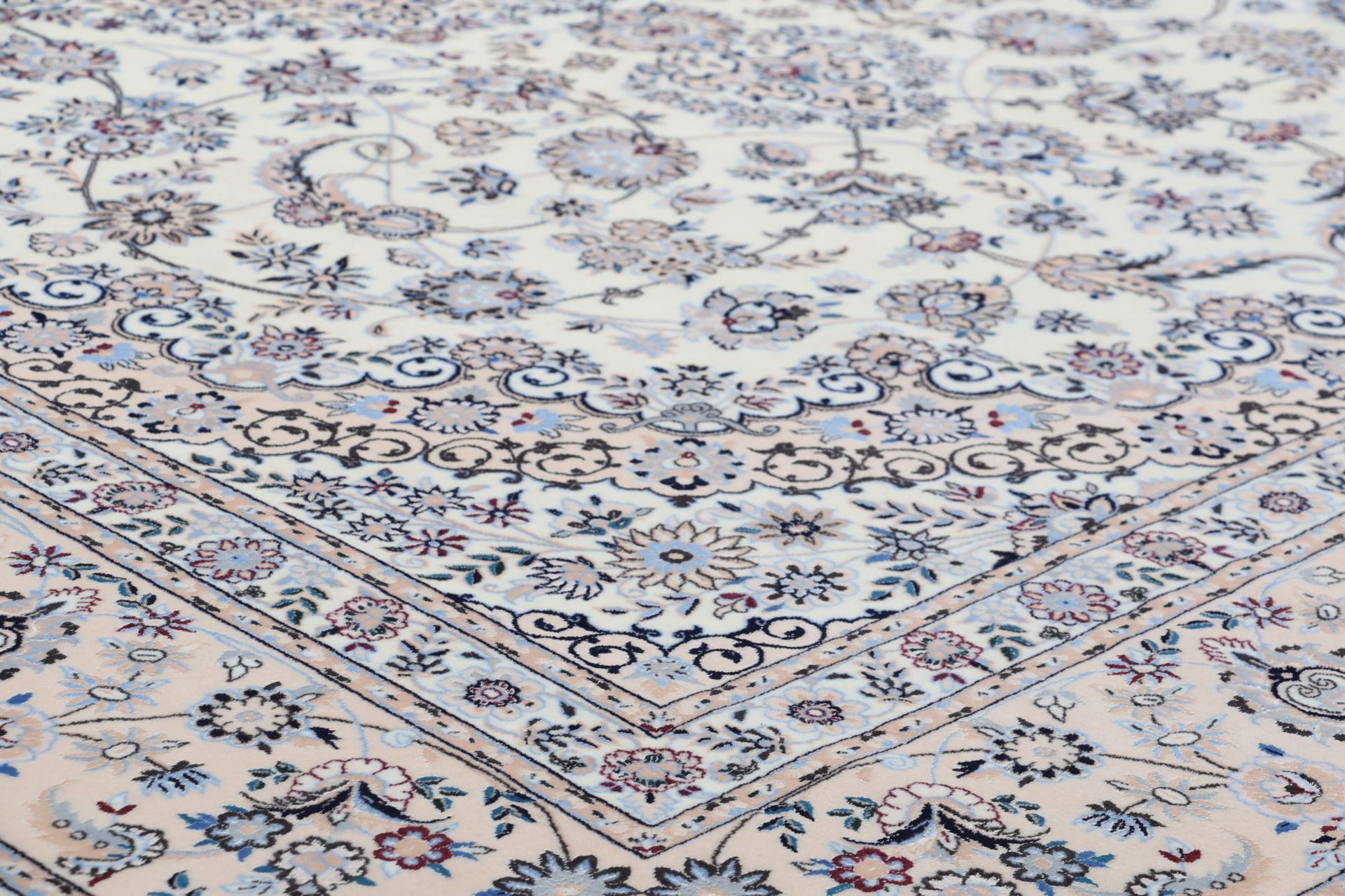 perserteppich-nain-257-x-370-cm-schurwolle-und-seide-handgeknupft-4 Nain Perserteppich 257 × 370 cm aus Wolle & Seide, handgeknüpft
