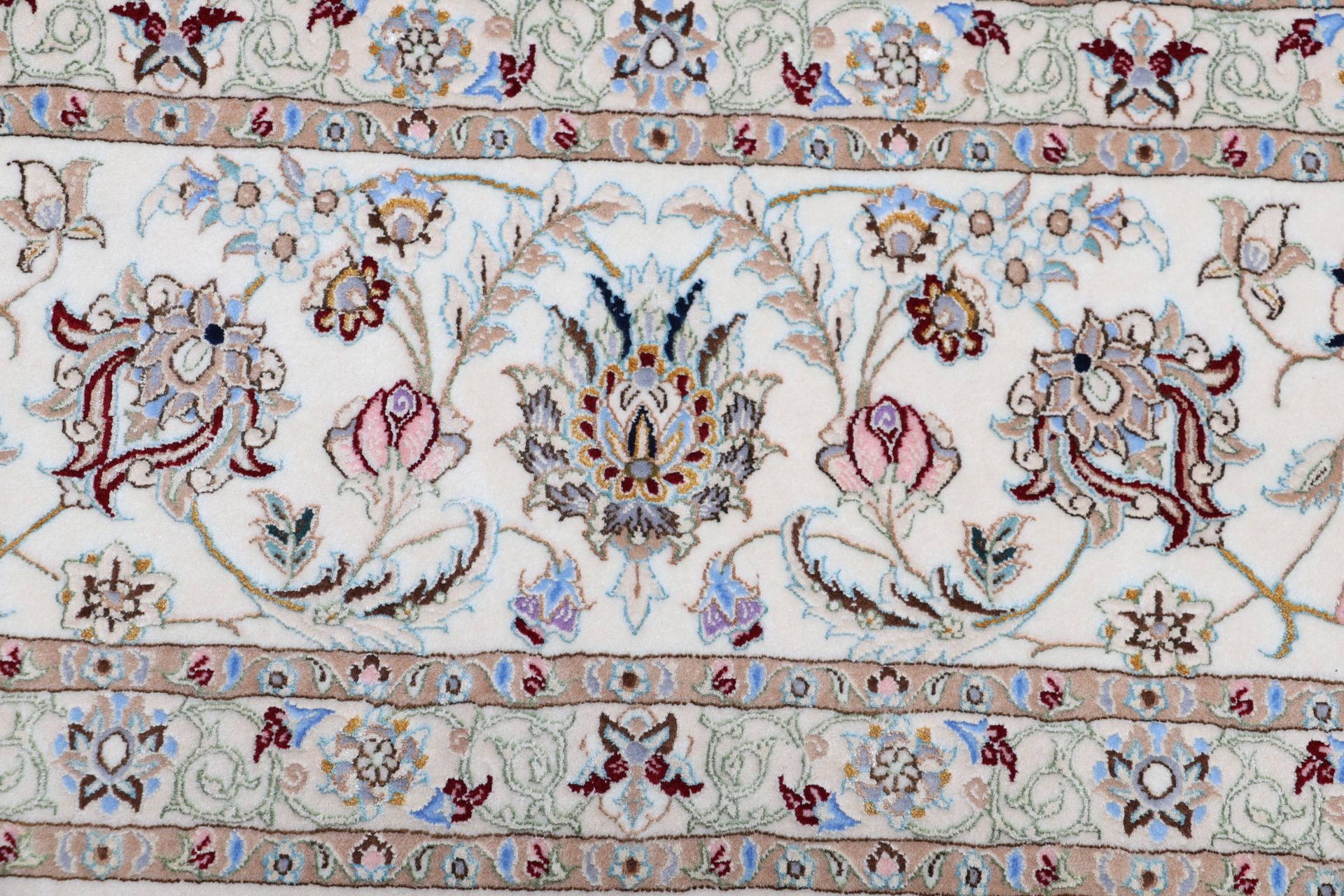 Nain Perserteppich 206 × 256 cm aus Wolle & Seide, handgeknüpft