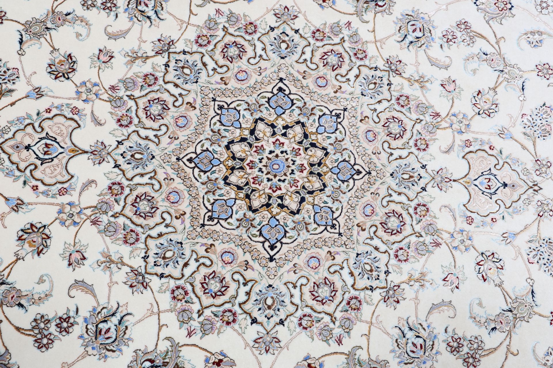 Nain Perserteppich 206 × 256 cm aus Wolle & Seide, handgeknüpft