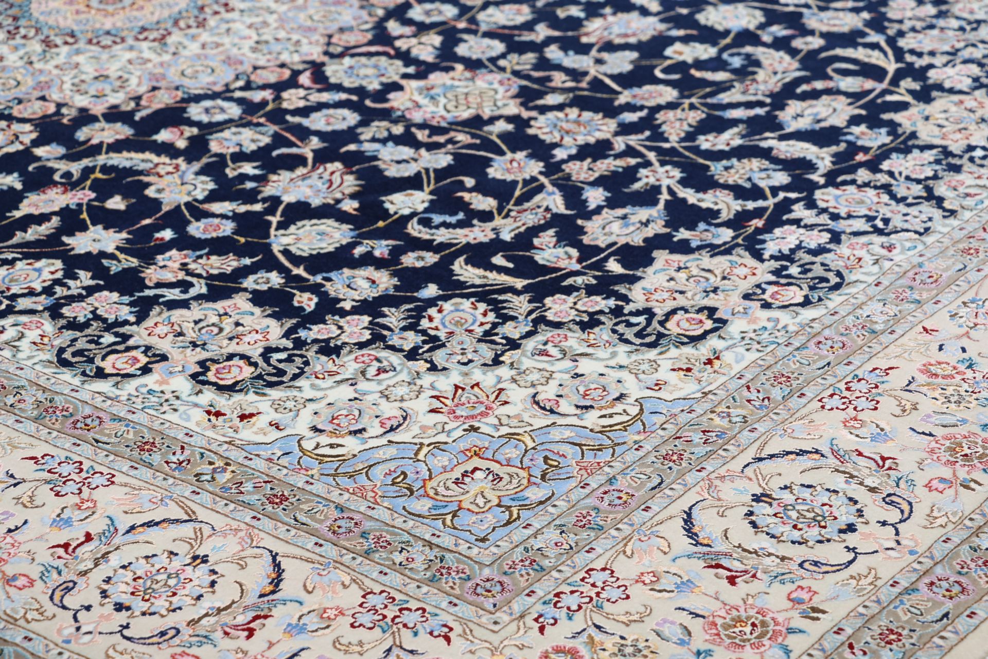 Handgeknüpfter Nain Perserteppich, 205 × 305 cm, Wolle & Seide