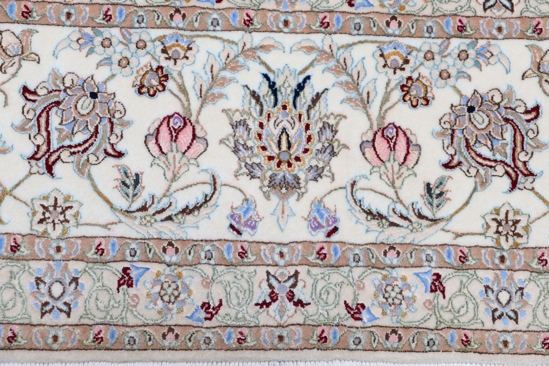Nain Perserteppich aus Iran, 207 × 257 cm