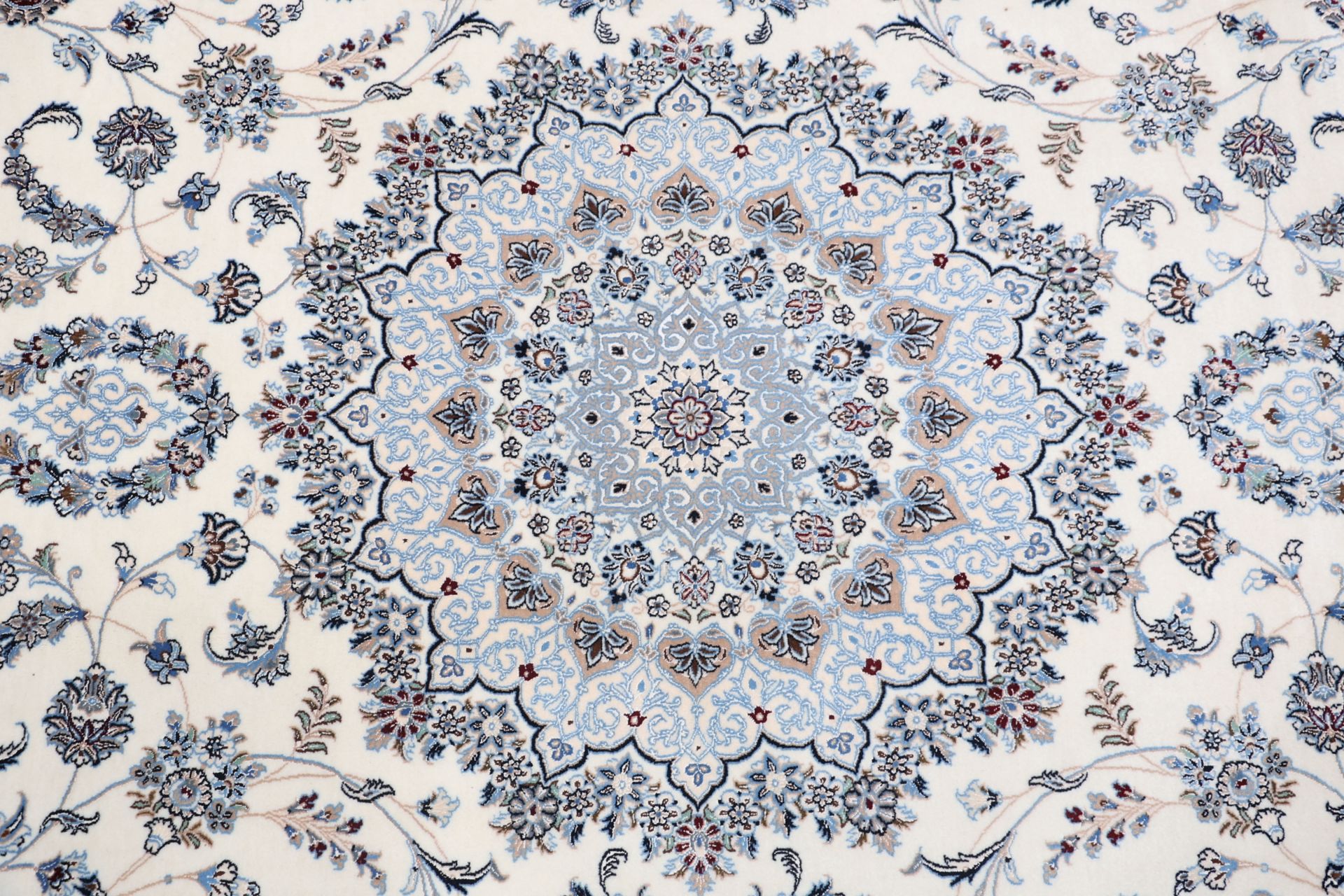 Nain Perserteppich 247 × 355 cm aus Wolle & Seide, handgeknüpft